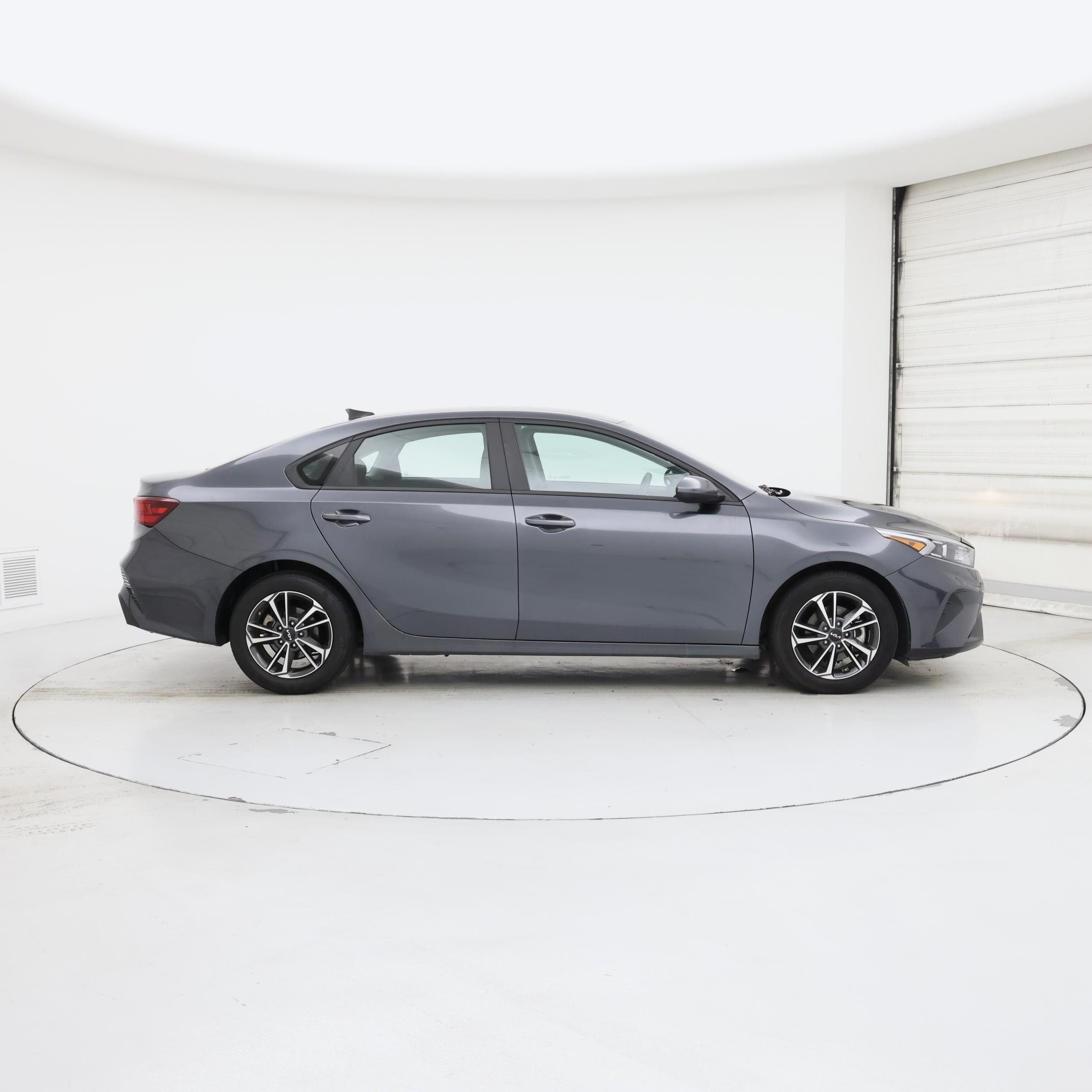Thumbnail: 2024 Kia Forte - 7