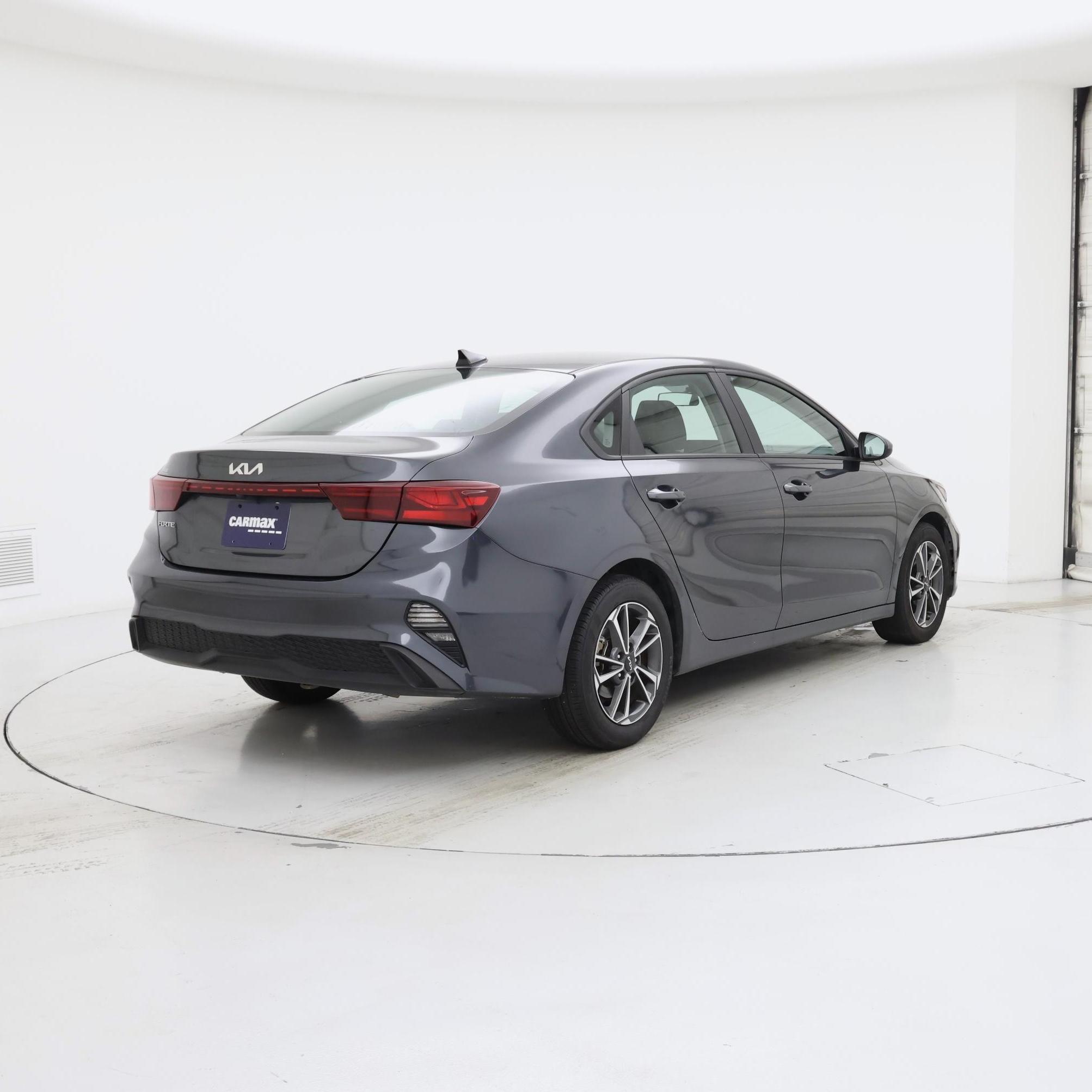 Thumbnail: 2024 Kia Forte - 8