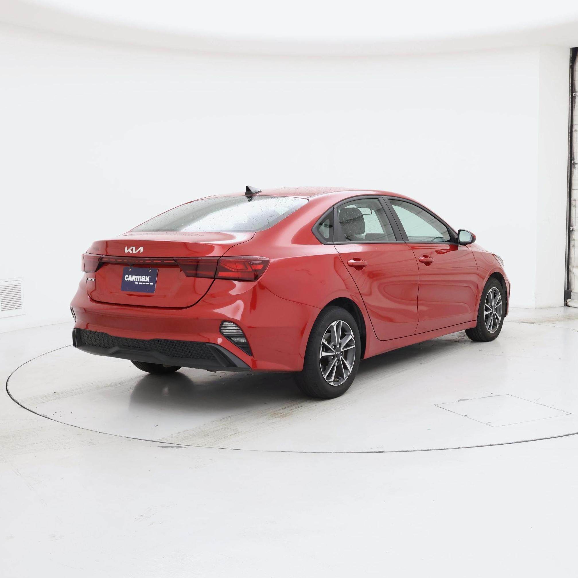 Thumbnail: 2024 Kia Forte - 8