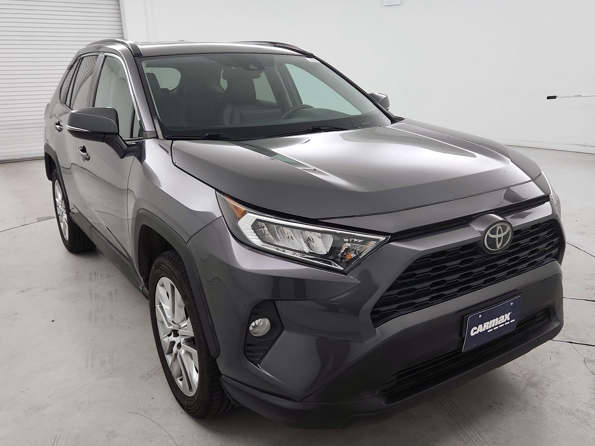 Thumbnail: 2019 Toyota RAV4 - 1