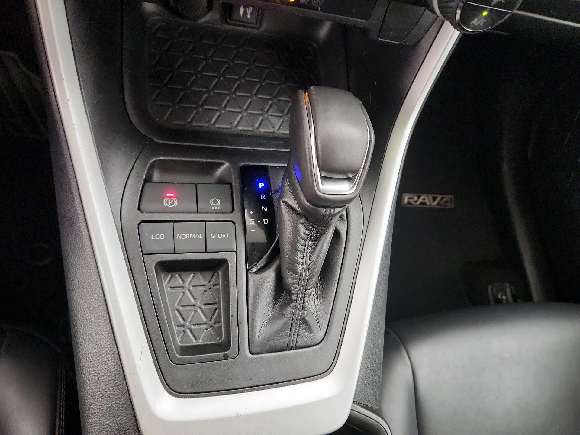 Thumbnail: 2019 Toyota RAV4 - 15