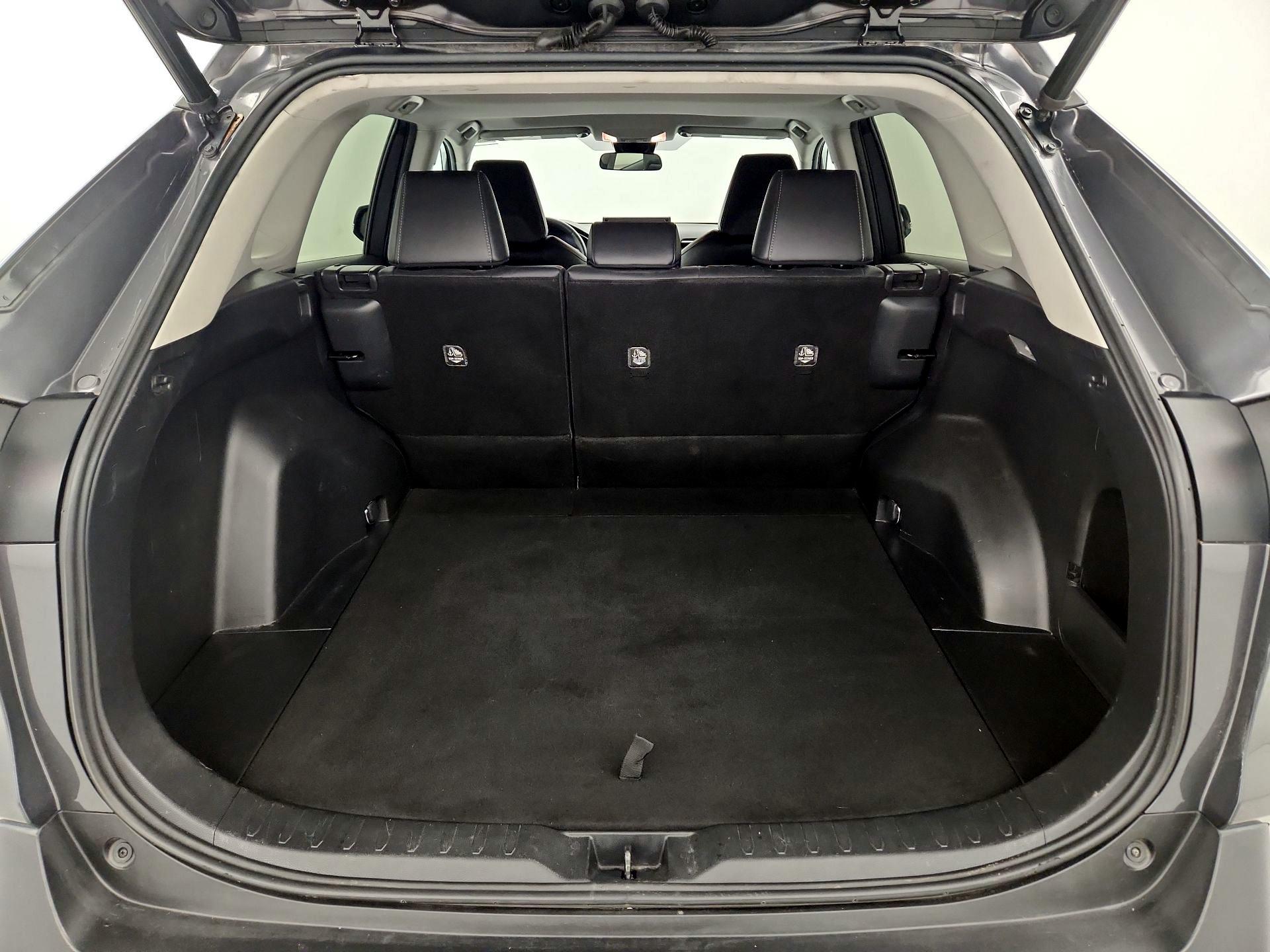 Thumbnail: 2019 Toyota RAV4 - 19
