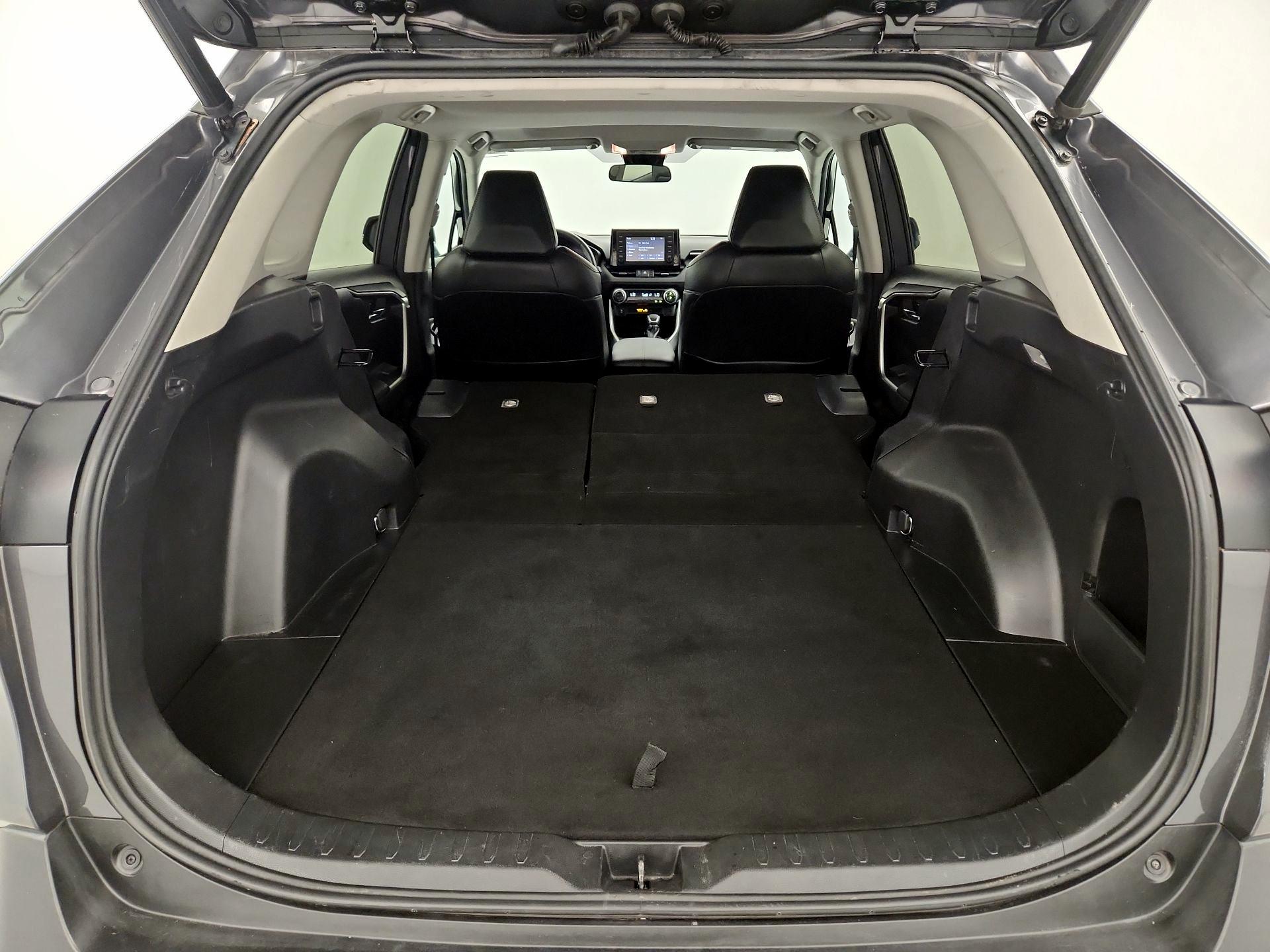 Thumbnail: 2019 Toyota RAV4 - 20