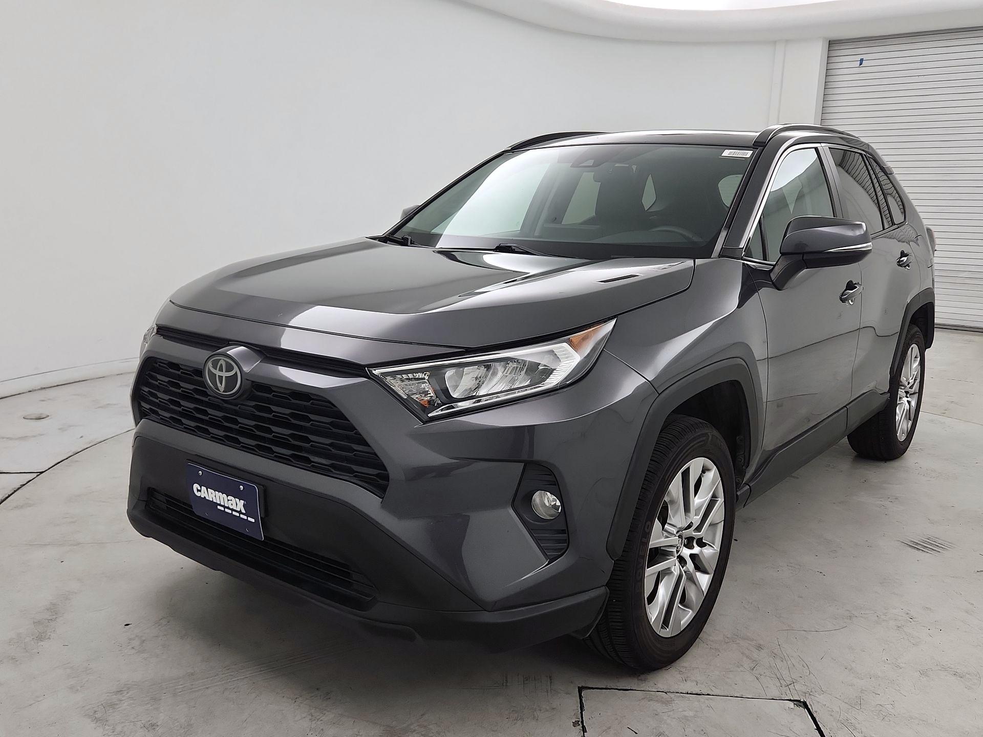 Thumbnail: 2019 Toyota RAV4 - 3