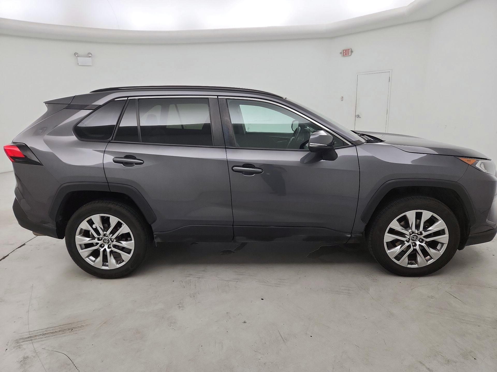 Thumbnail: 2019 Toyota RAV4 - 4