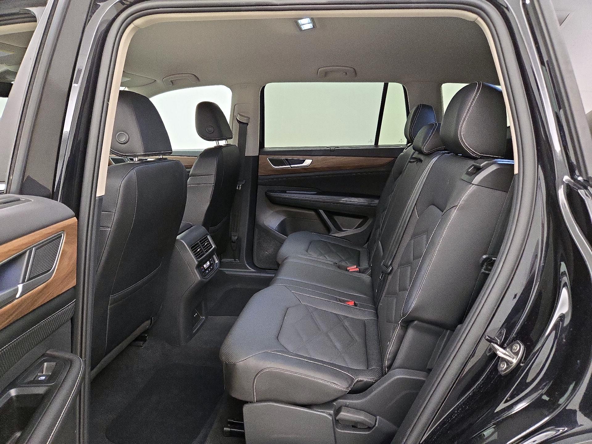 Thumbnail: 2025 Volkswagen Atlas - 19