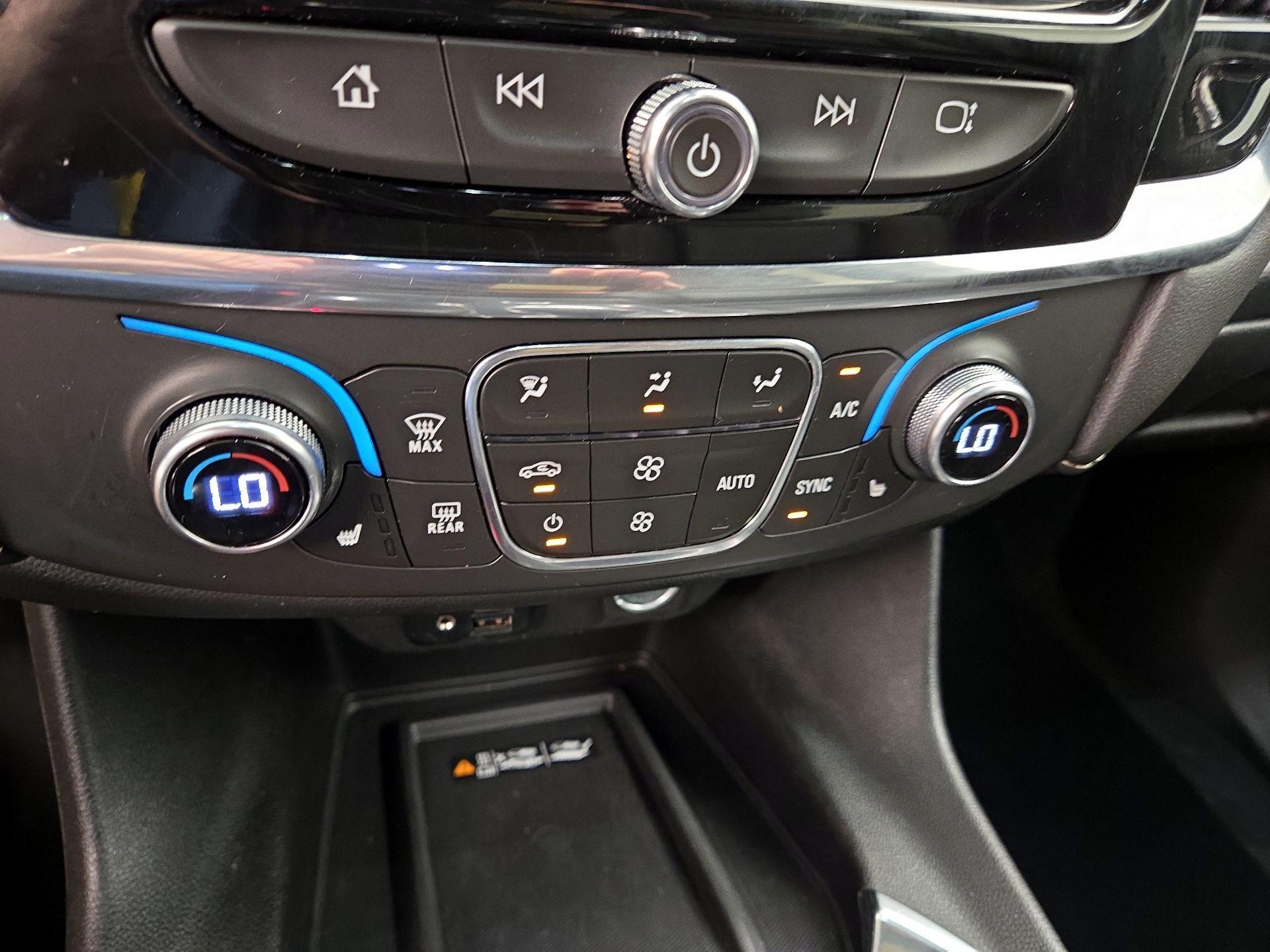 Thumbnail: 2023 Chevrolet Traverse - 17