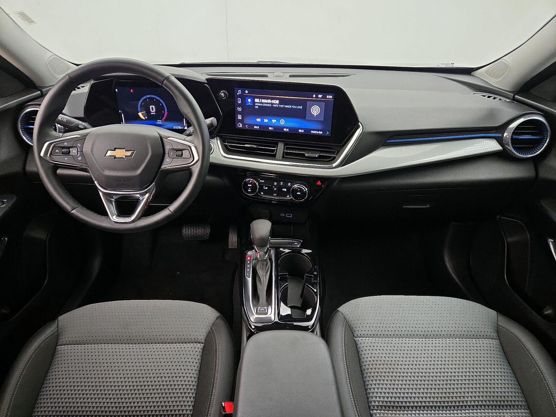 Thumbnail: 2025 Chevrolet Trax - 9