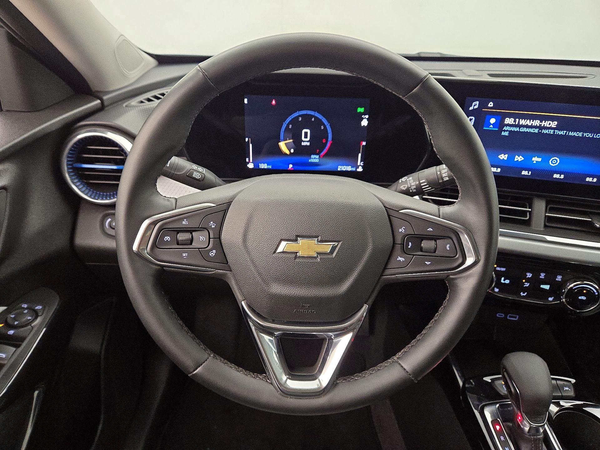 Thumbnail: 2025 Chevrolet Trax - 10
