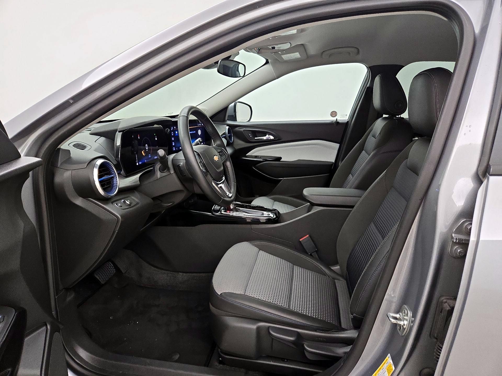 Thumbnail: 2025 Chevrolet Trax - 11