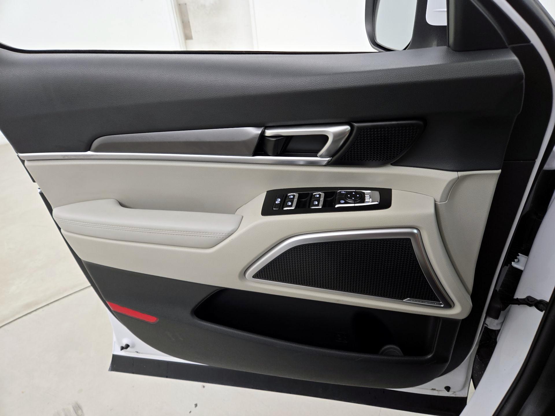Thumbnail: 2025 Kia Telluride - 12