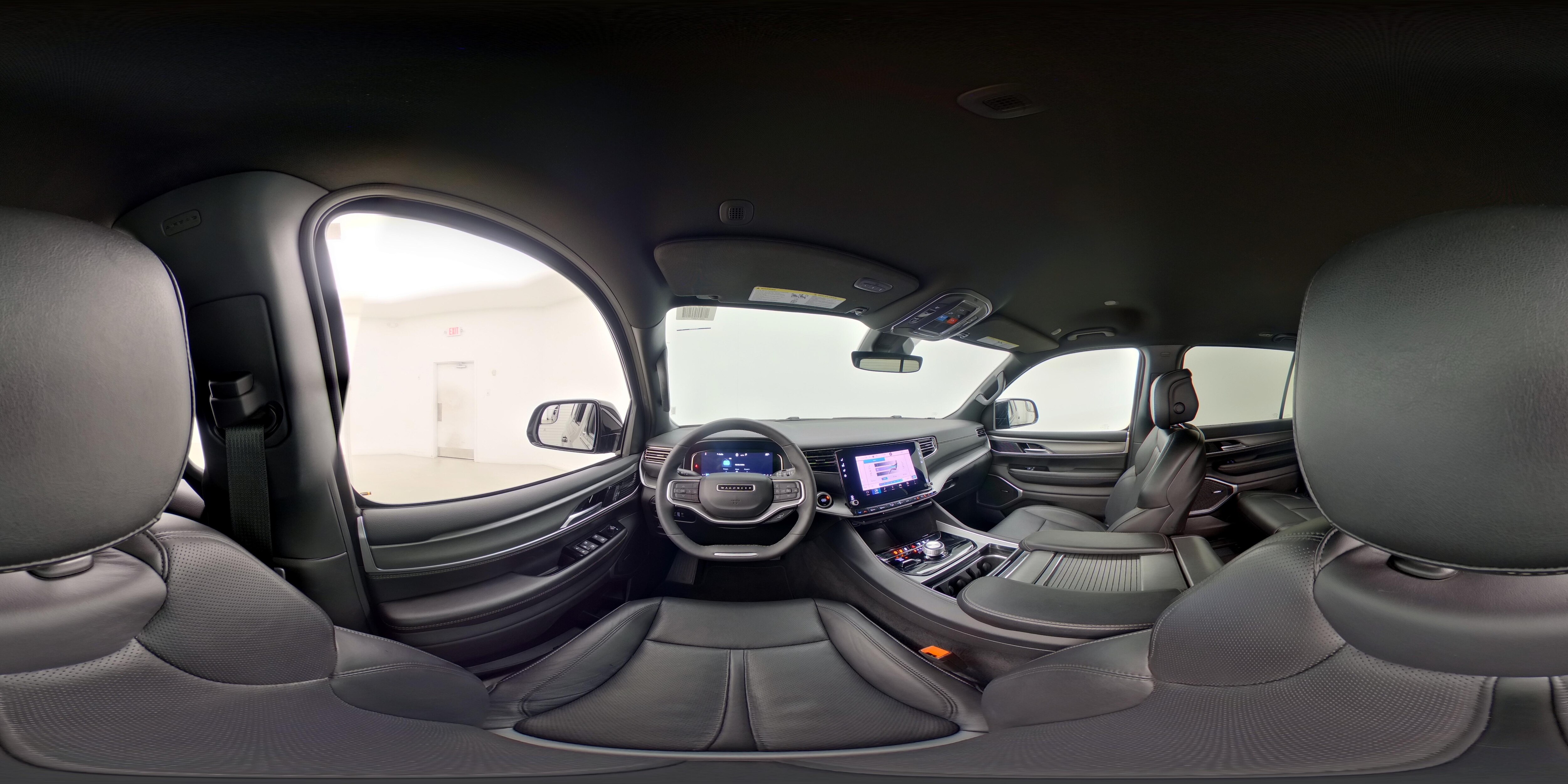 2025 Jeep Wagoneer L Series II - Photo 29