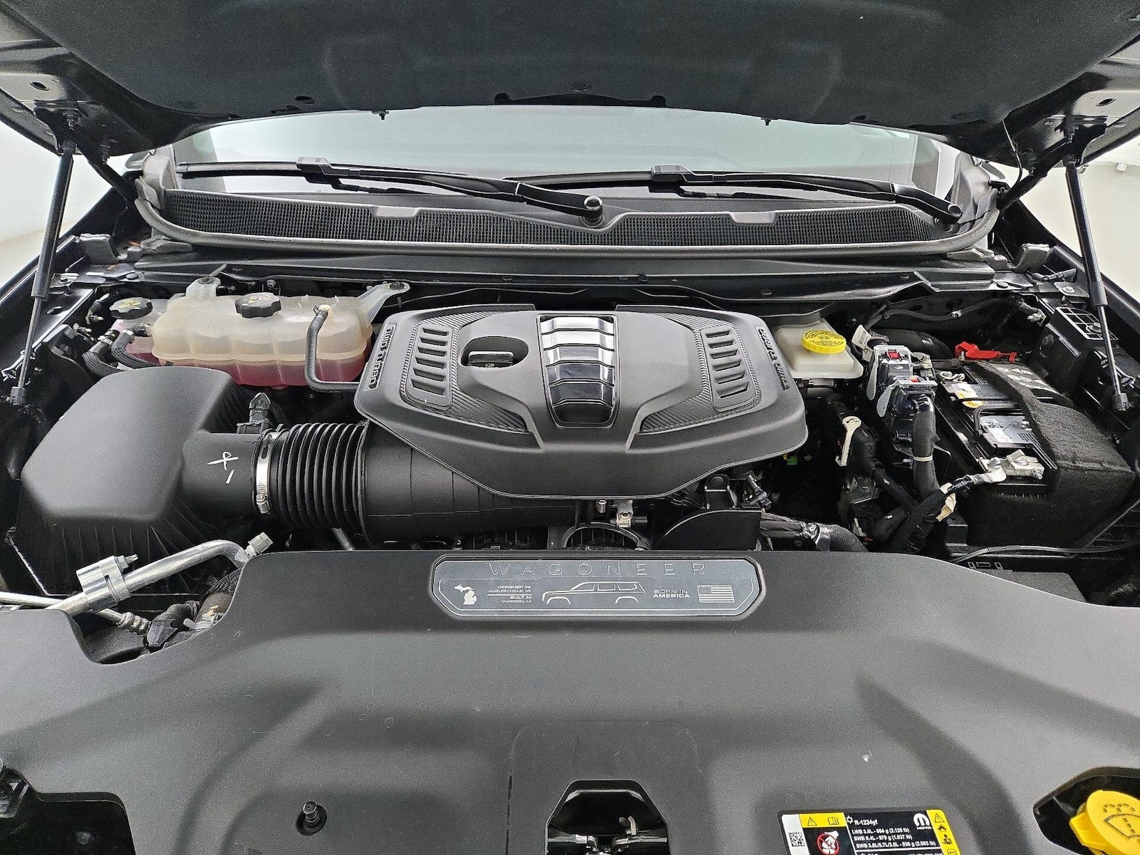 2025 Jeep Wagoneer L Series II - Photo 25