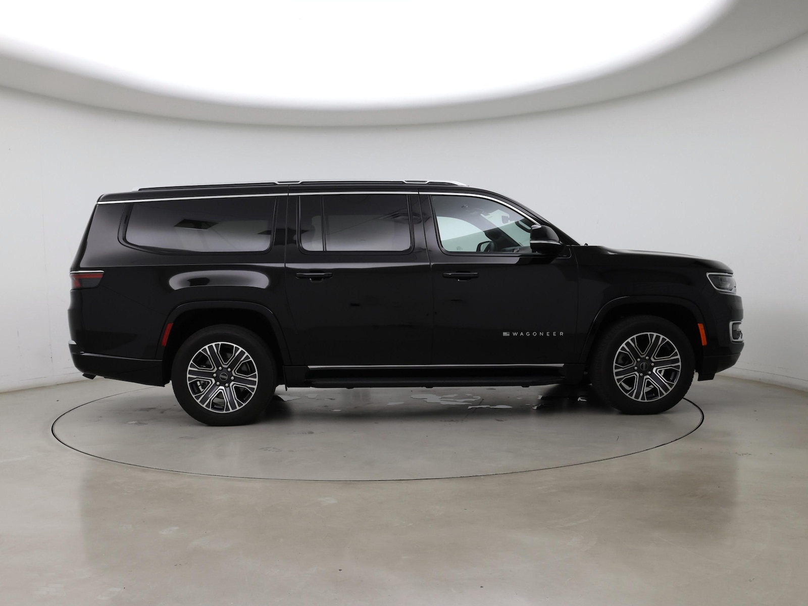 2025 Jeep Wagoneer L Series II - Photo 8