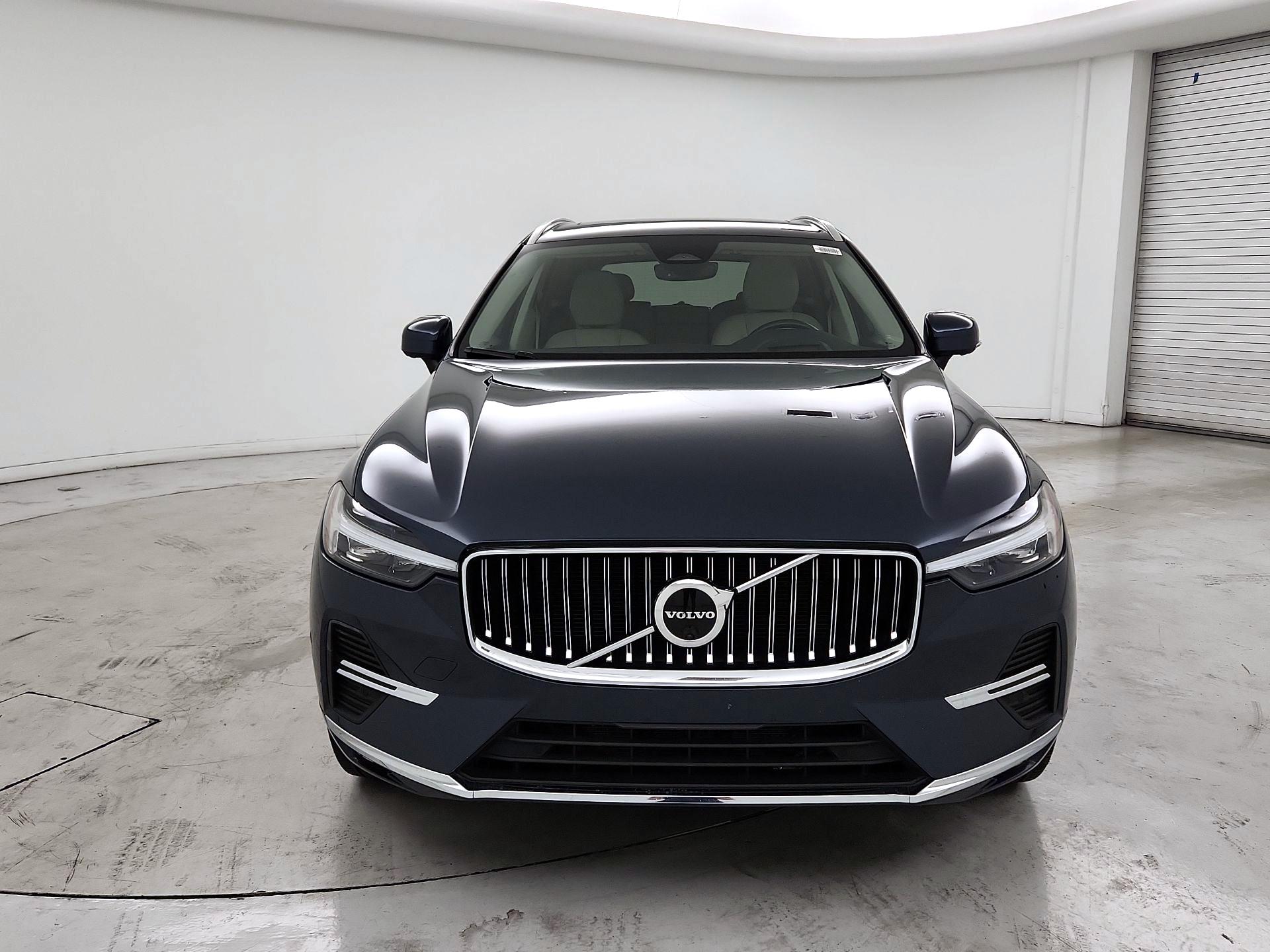 Thumbnail: 2022 Volvo XC60 - 2