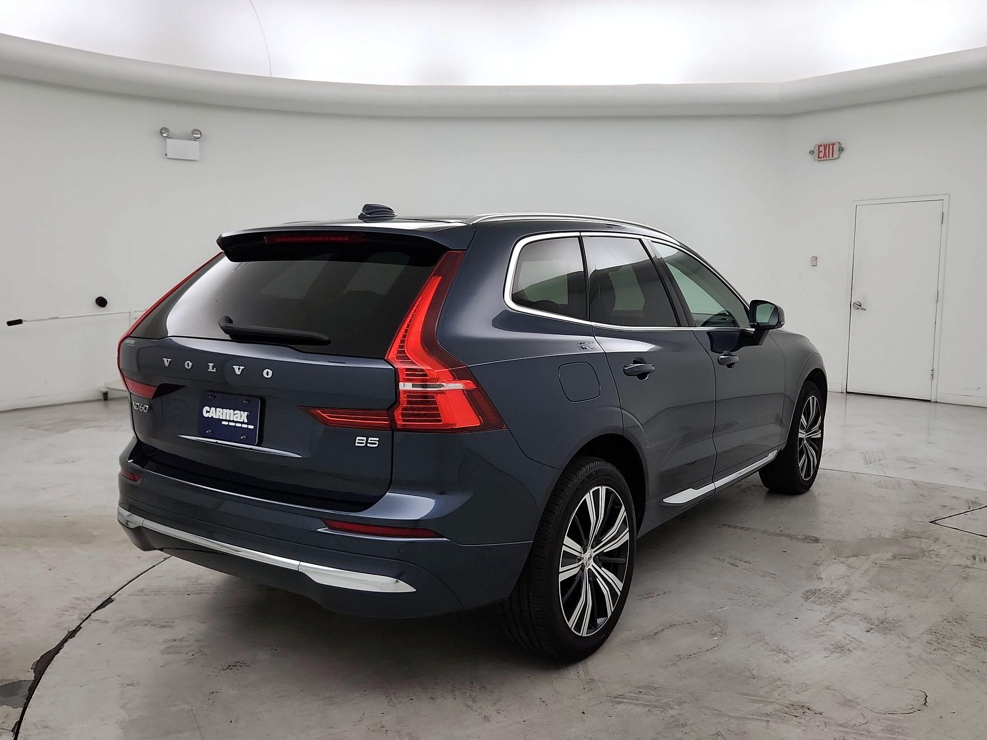 Thumbnail: 2022 Volvo XC60 - 5