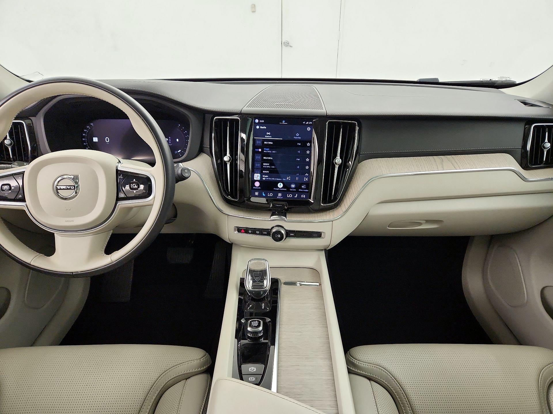 Thumbnail: 2022 Volvo XC60 - 8