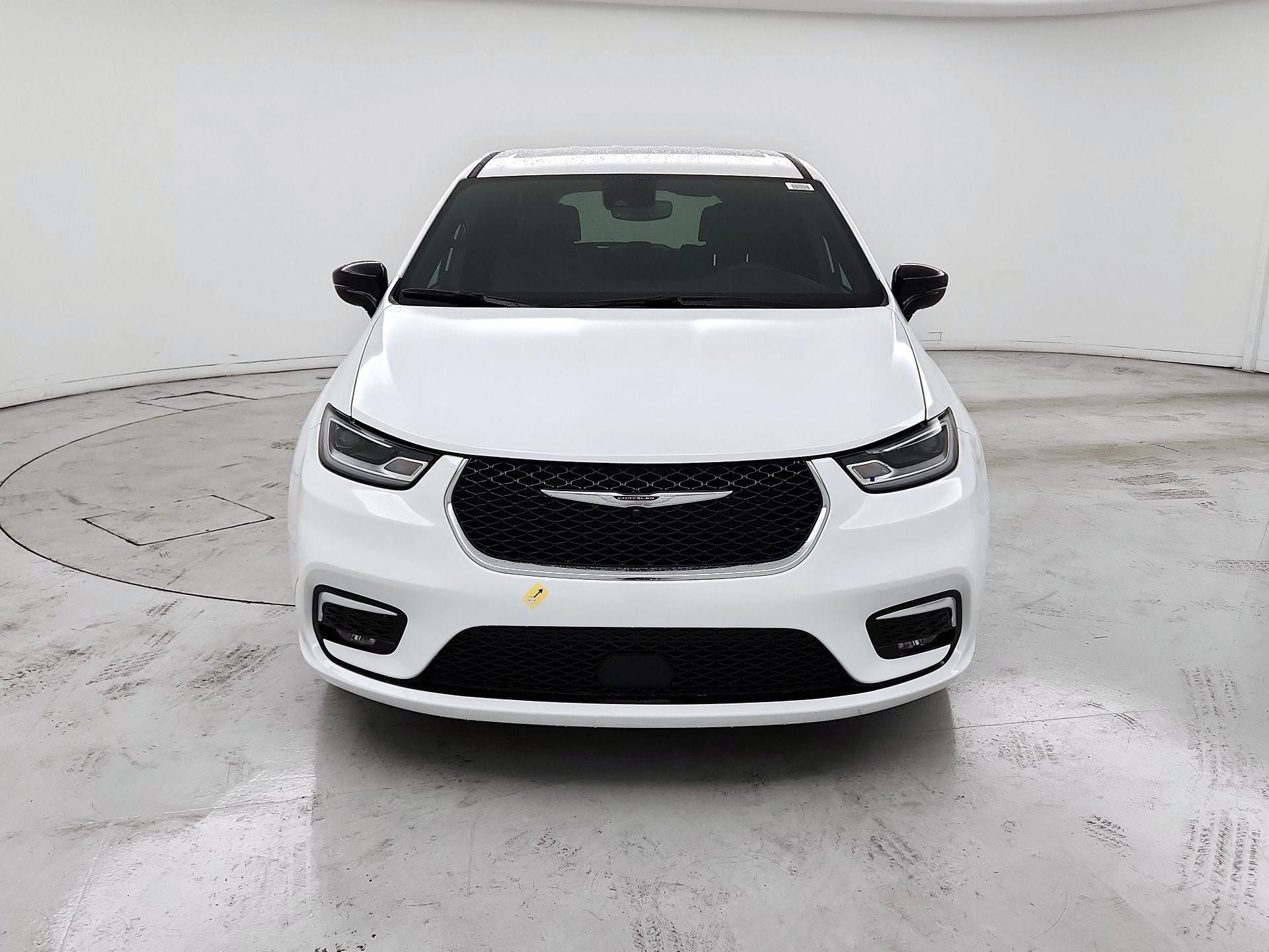 Thumbnail: 2026 Chrysler Pacifica - 2