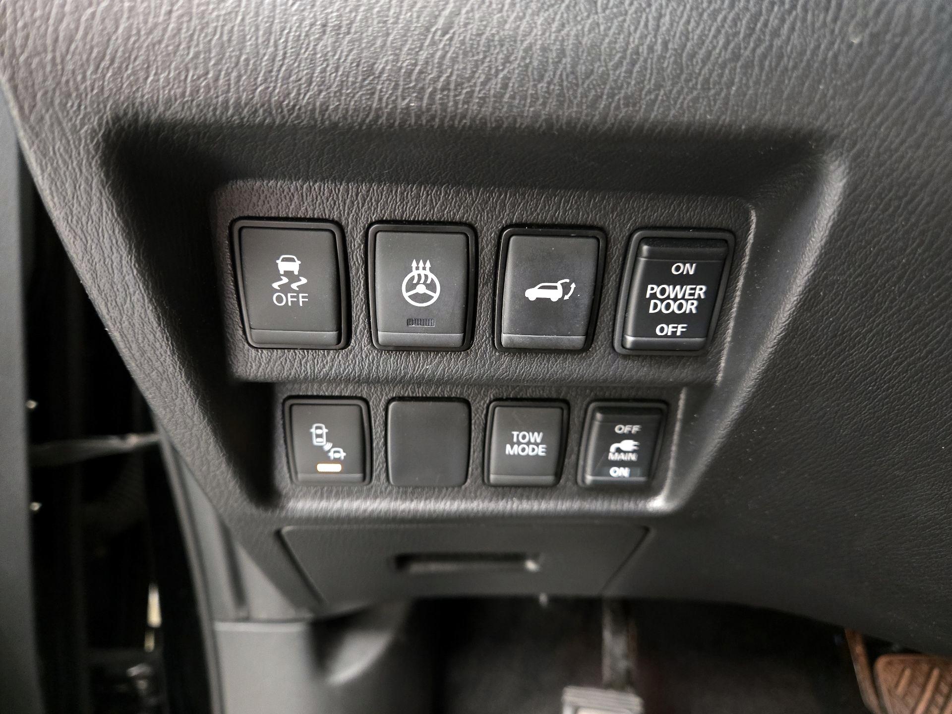 Thumbnail: 2017 Nissan Pathfinder - 13