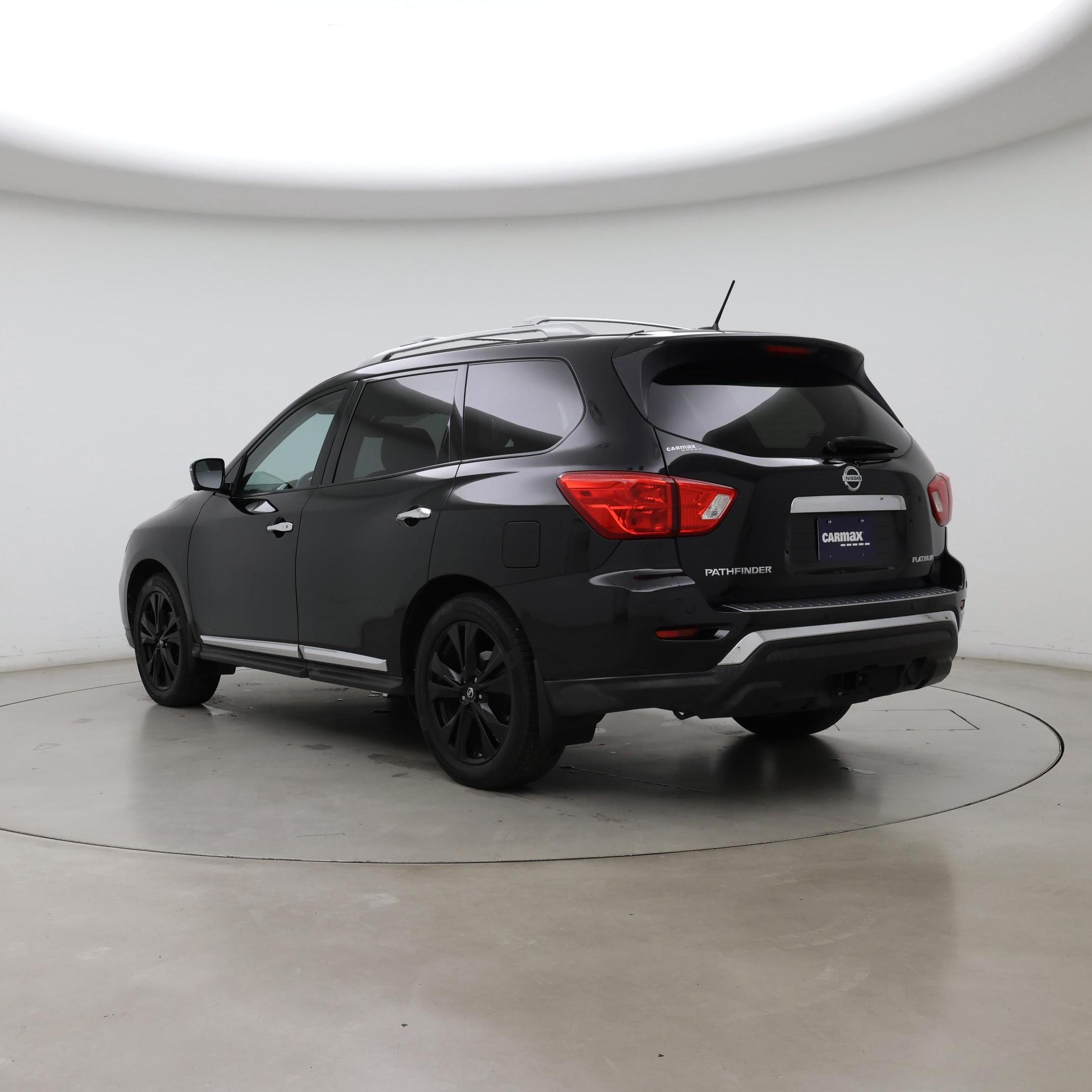 Thumbnail: 2017 Nissan Pathfinder - 2