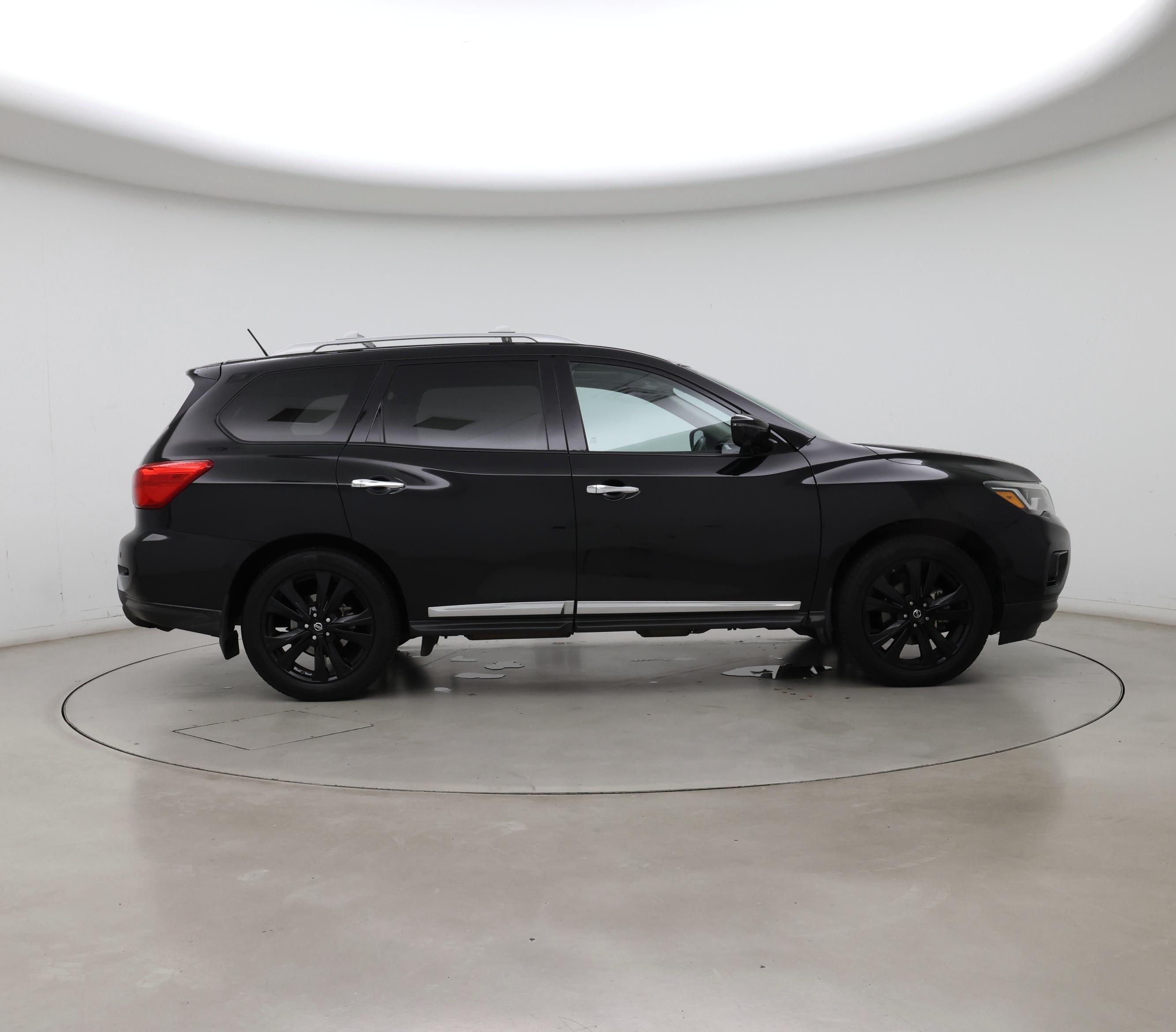 Thumbnail: 2017 Nissan Pathfinder - 7