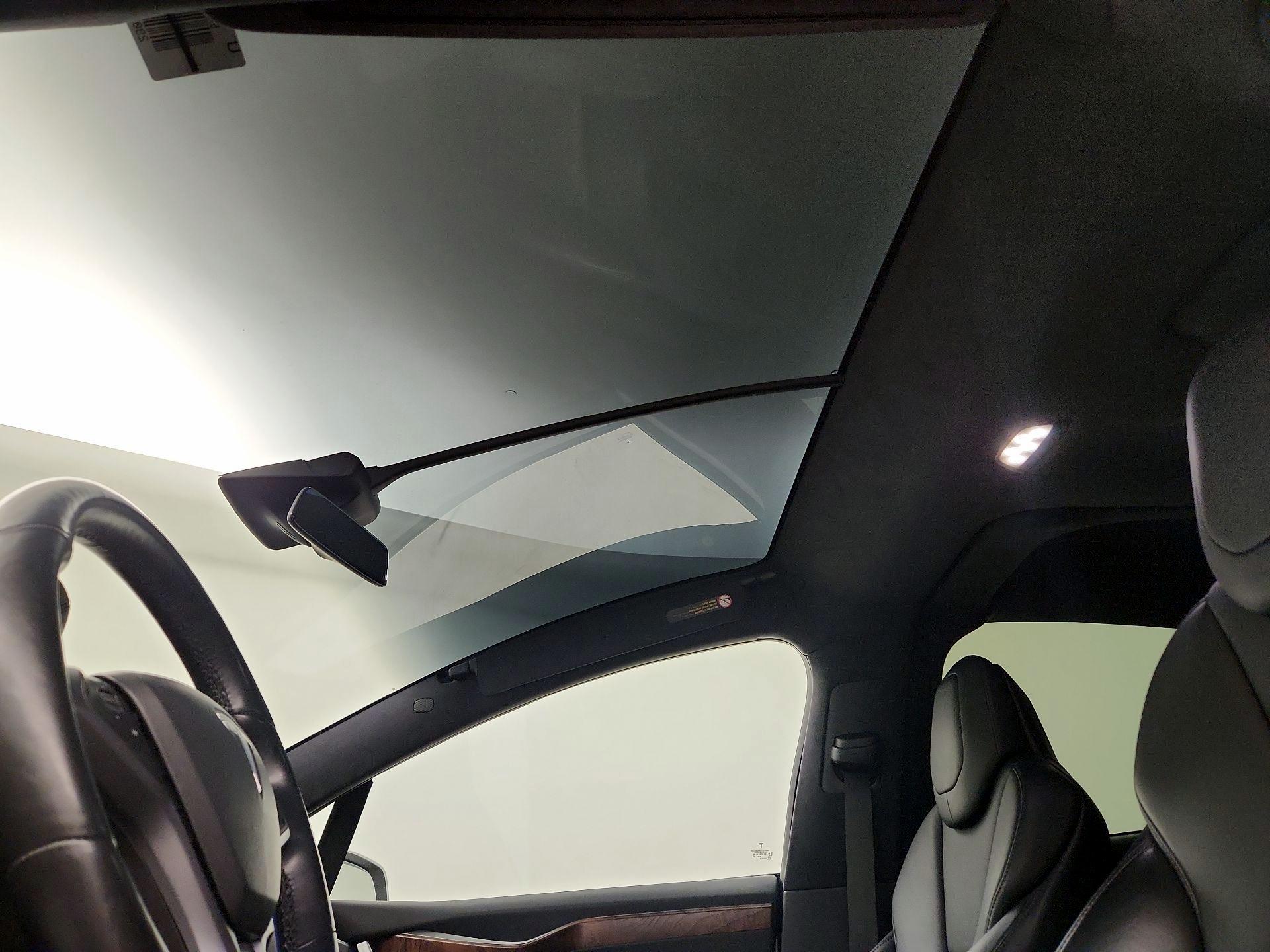 Thumbnail: 2020 Tesla Model X - 17