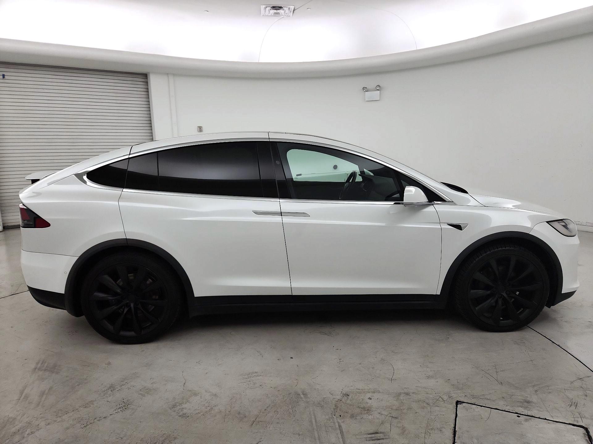 Thumbnail: 2020 Tesla Model X - 4