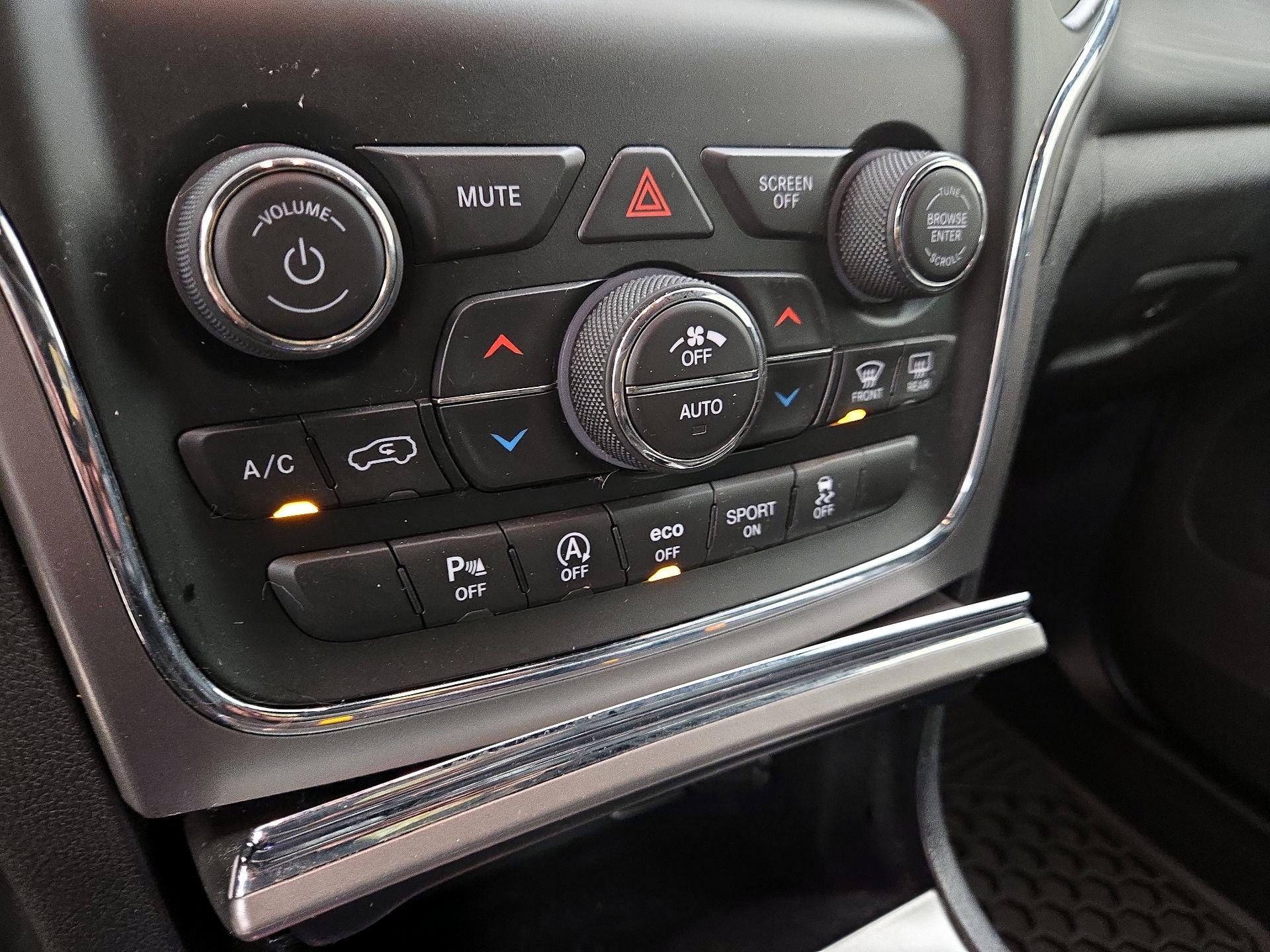 Thumbnail: 2020 Jeep Grand Cherokee - 16