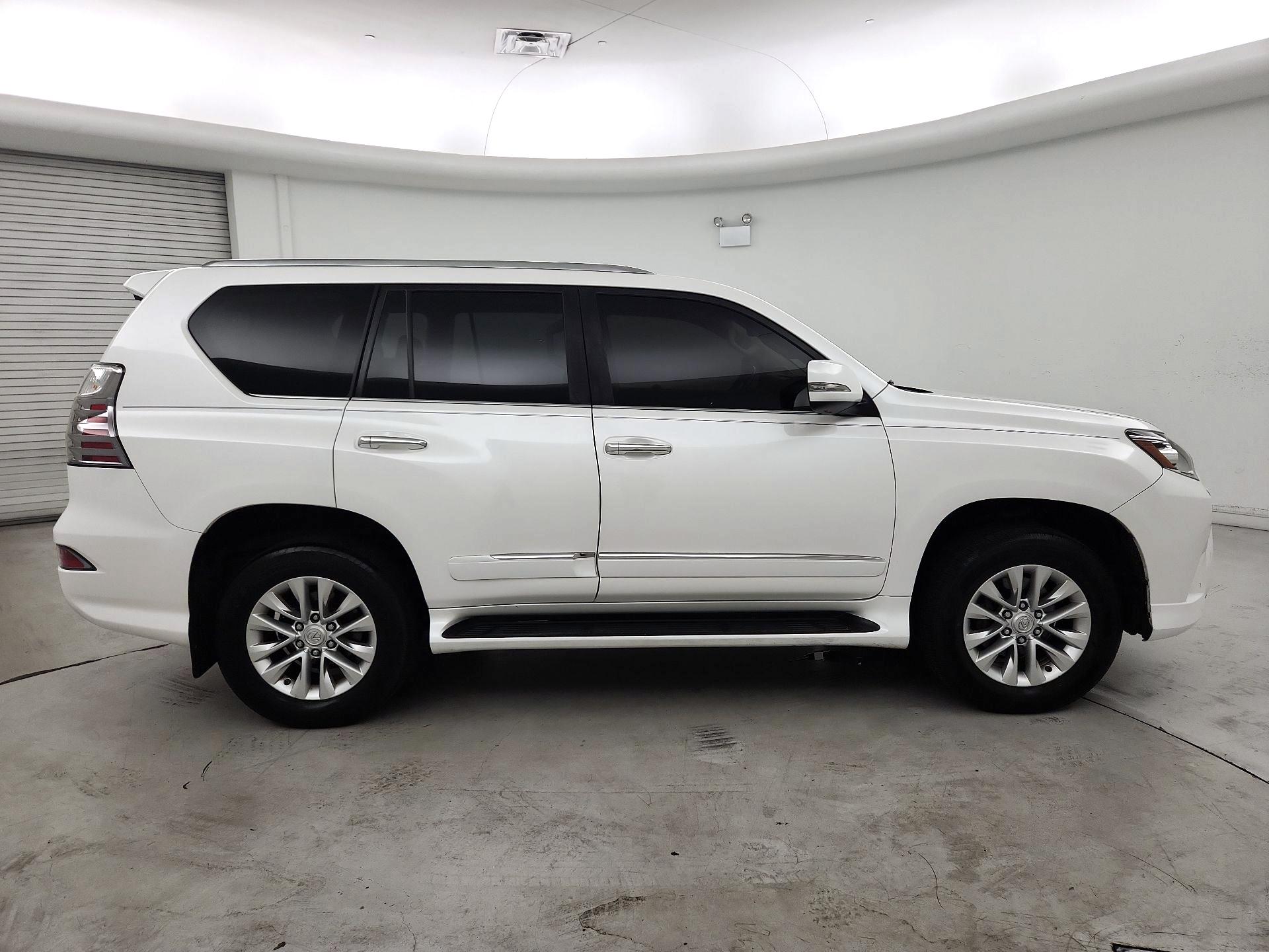 Thumbnail: 2019 Lexus GX - 4