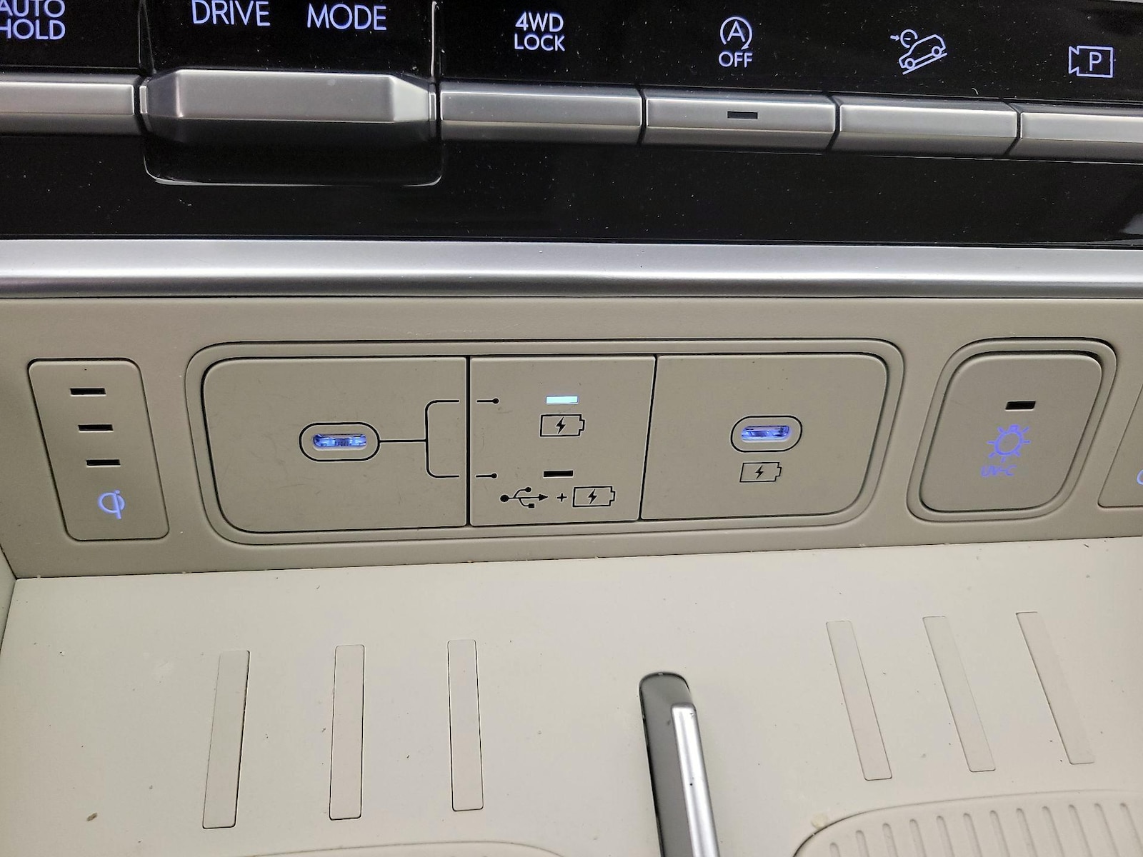 2025 Hyundai Santa Fe Calligraphy - Photo 20