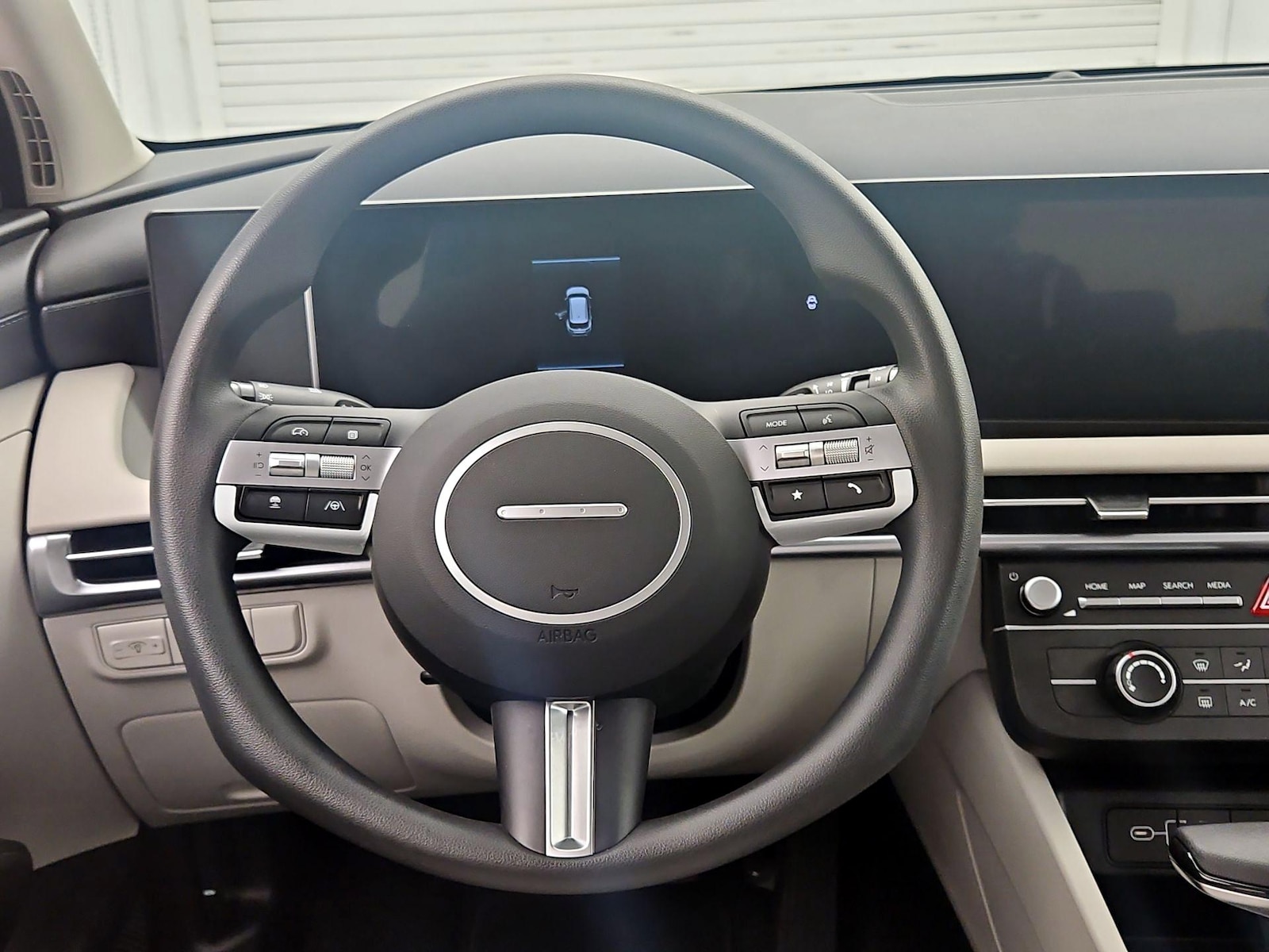 2025 Hyundai Tucson SE - Photo 11