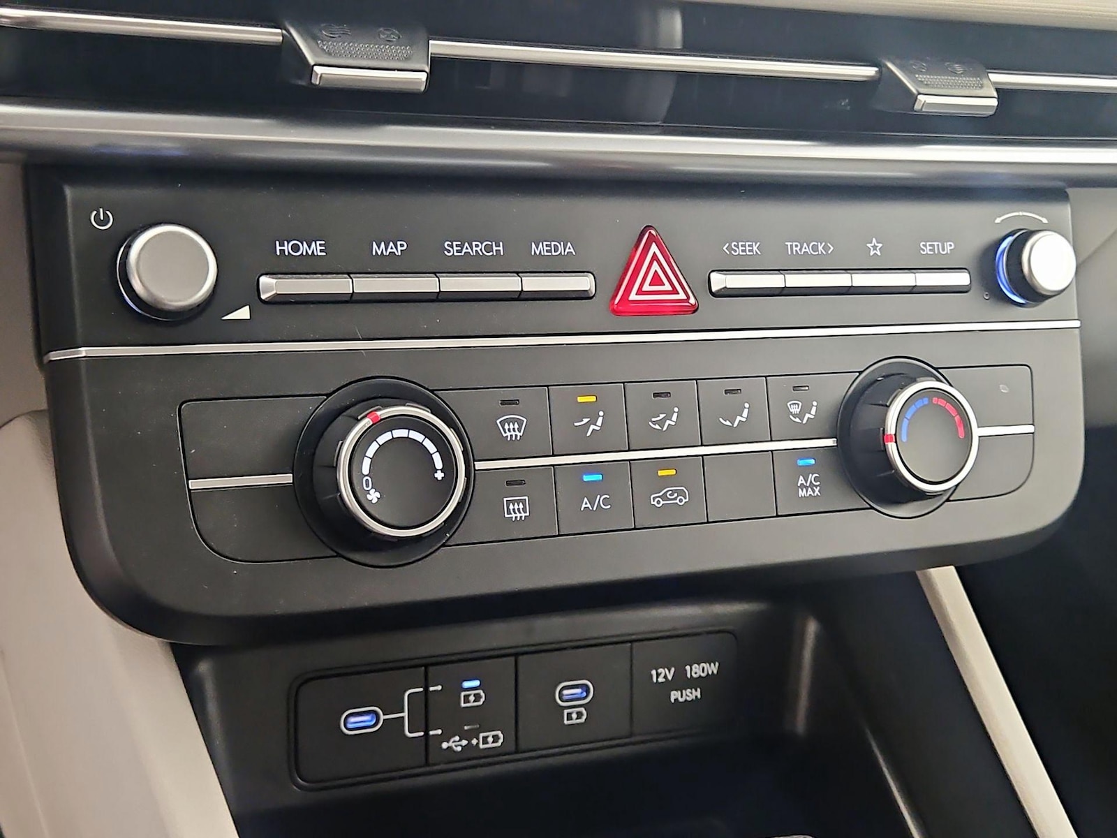 2025 Hyundai Tucson SE - Photo 17