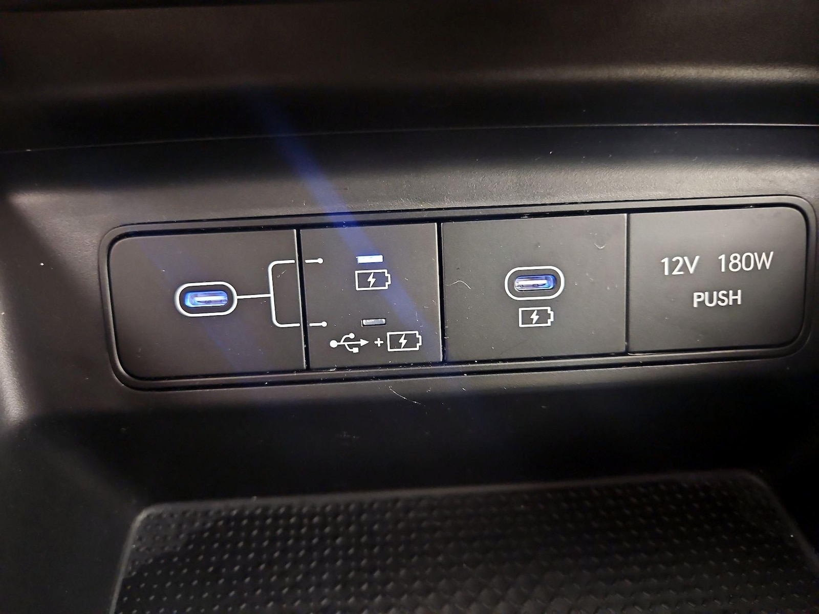 2025 Hyundai Tucson SE - Photo 19