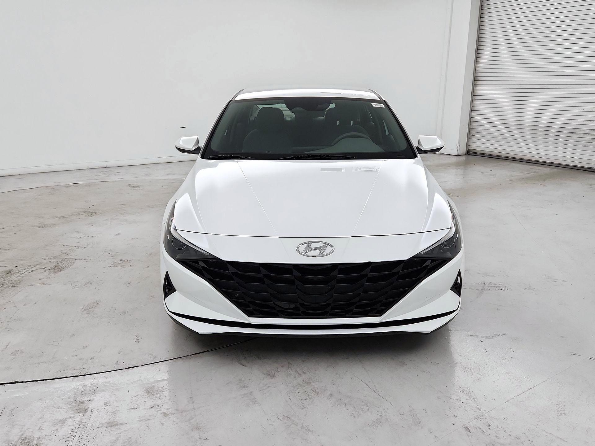 Thumbnail: 2022 Hyundai Elantra - 2