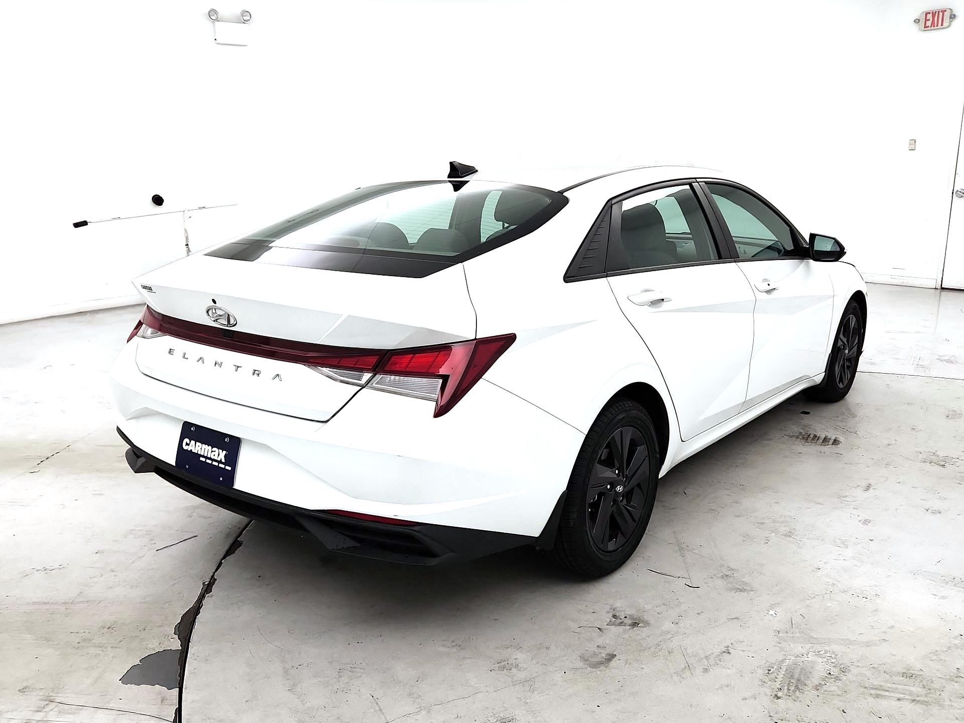 Thumbnail: 2022 Hyundai Elantra - 5