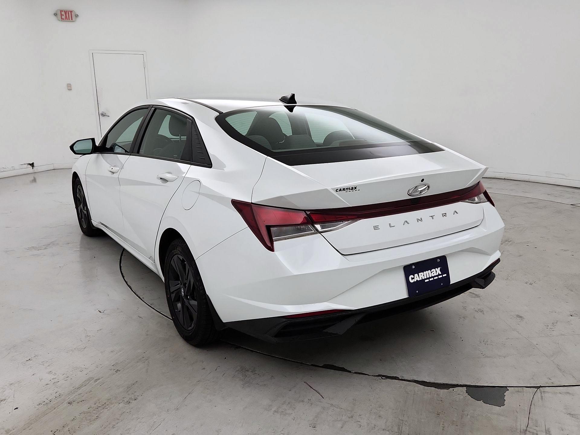 Thumbnail: 2022 Hyundai Elantra - 7