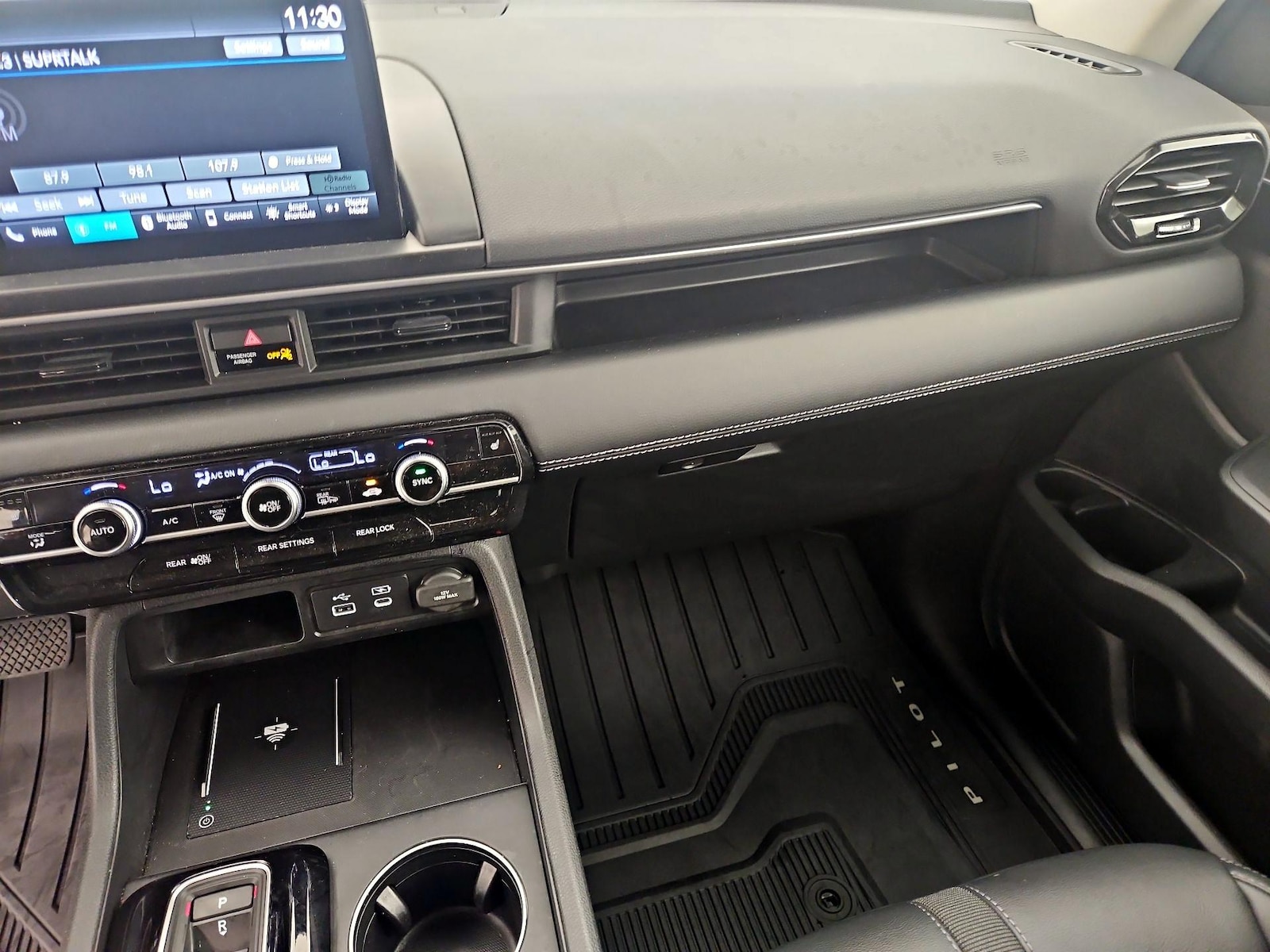 Apple CarPlay® & Android Auto™