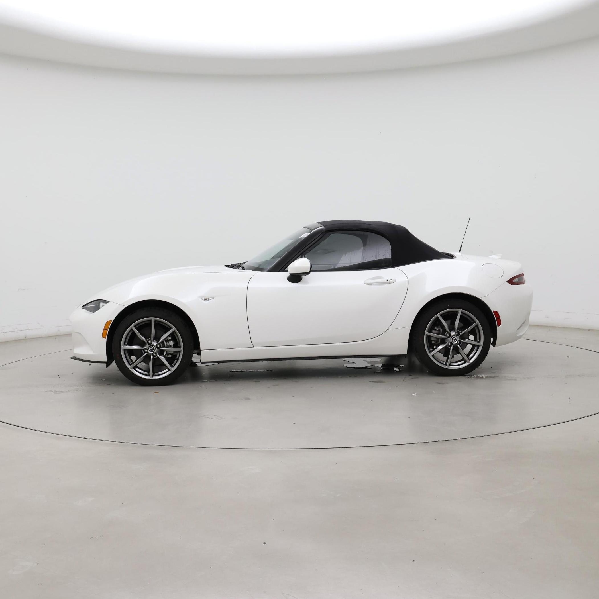 Thumbnail: 2023 Mazda MX-5 Miata - 3