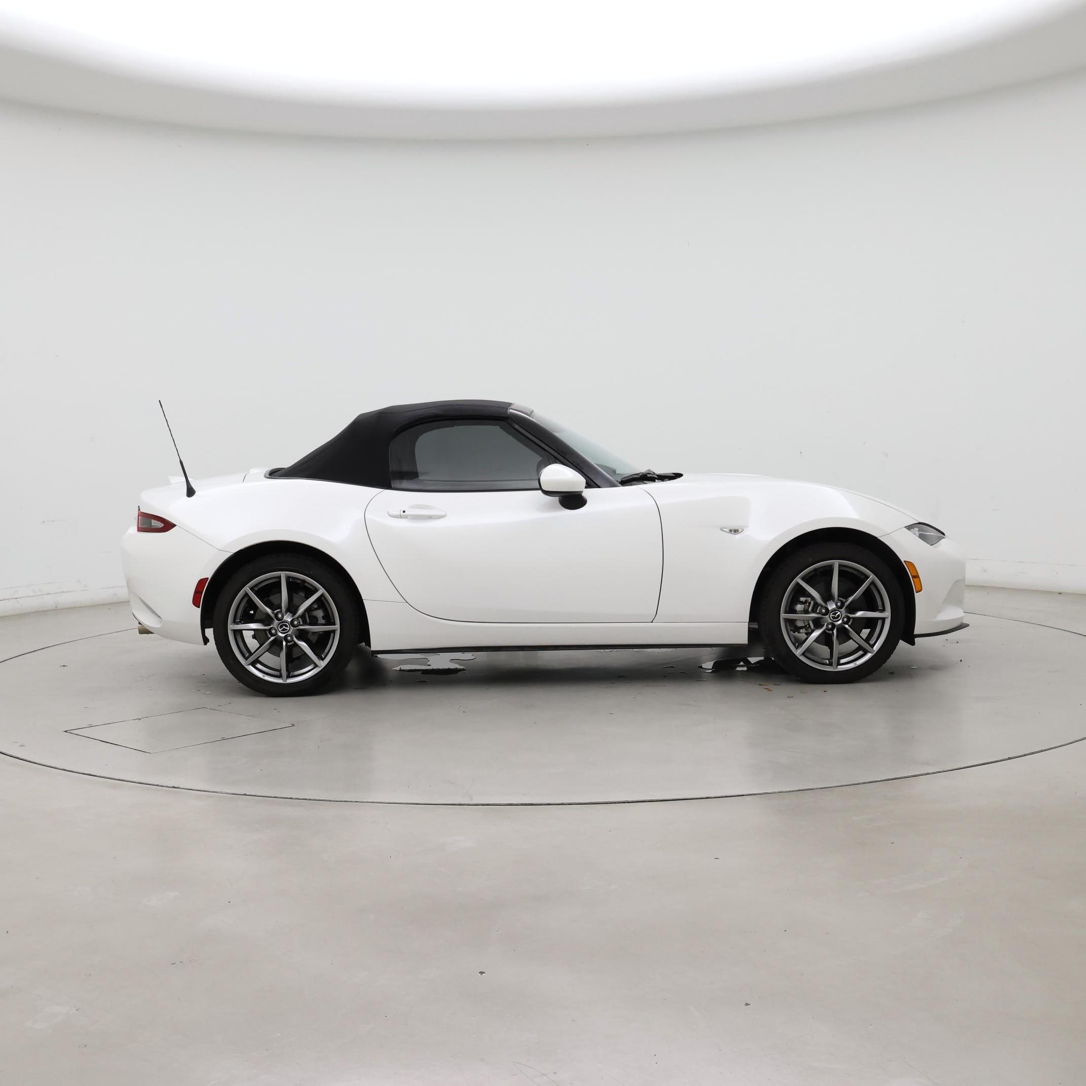 Thumbnail: 2023 Mazda MX-5 Miata - 7