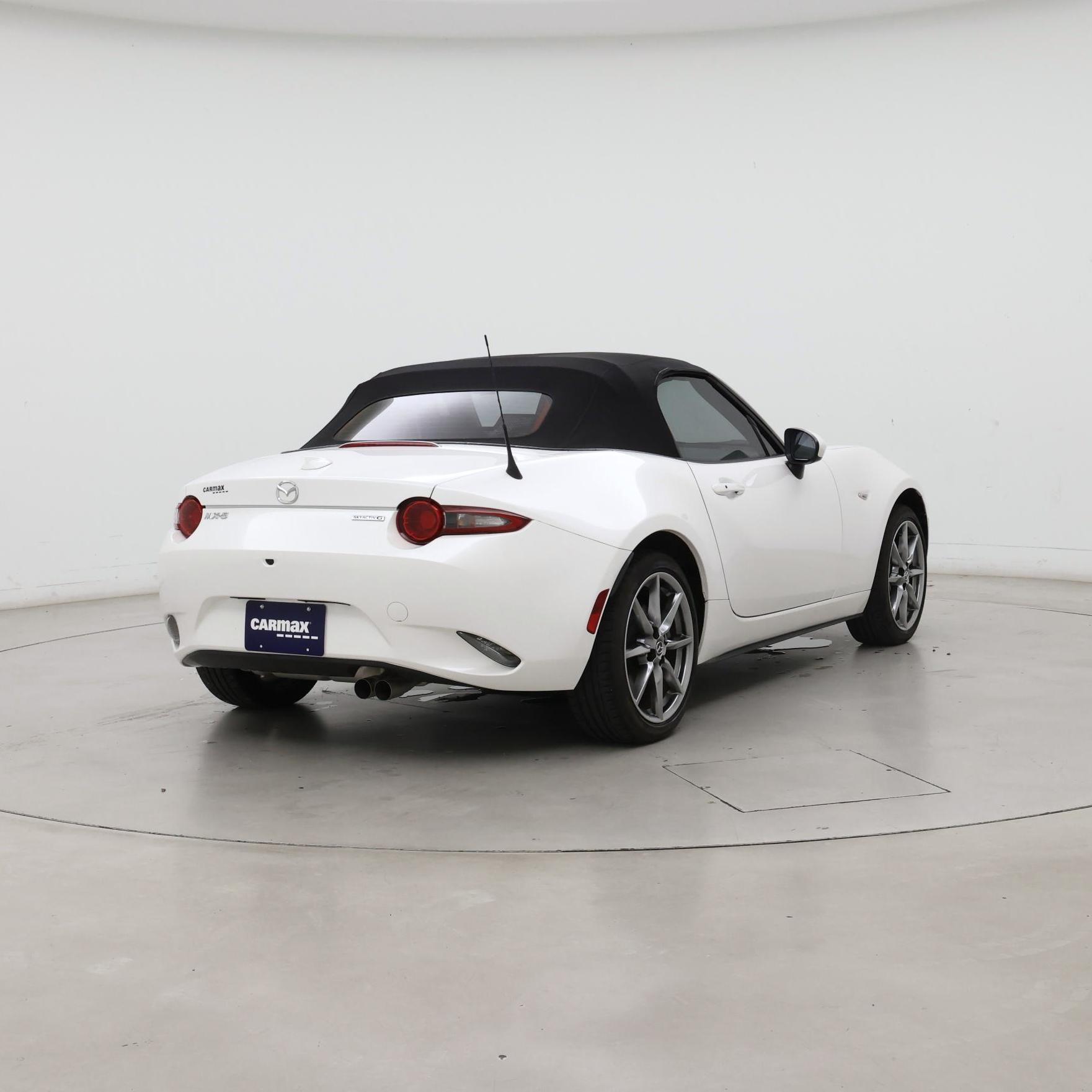 Thumbnail: 2023 Mazda MX-5 Miata - 8