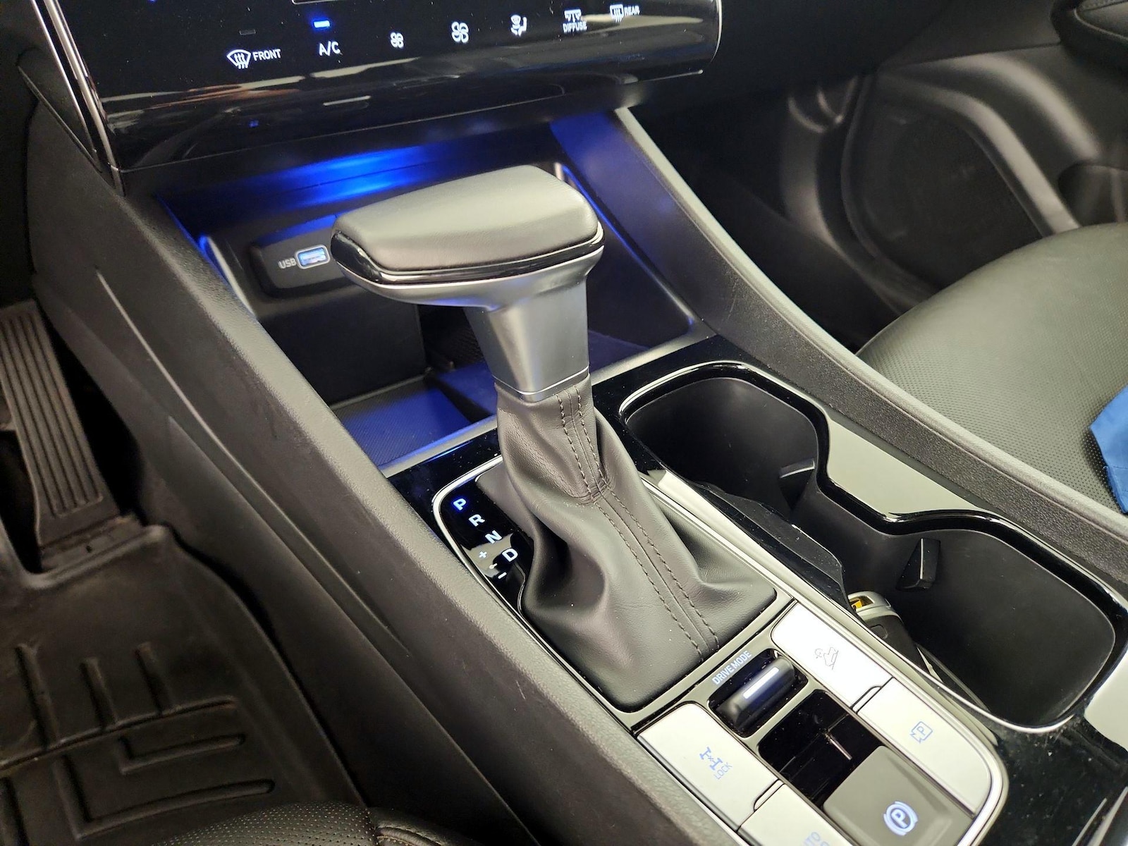 2024 Hyundai Santa Cruz Limited - Photo 17