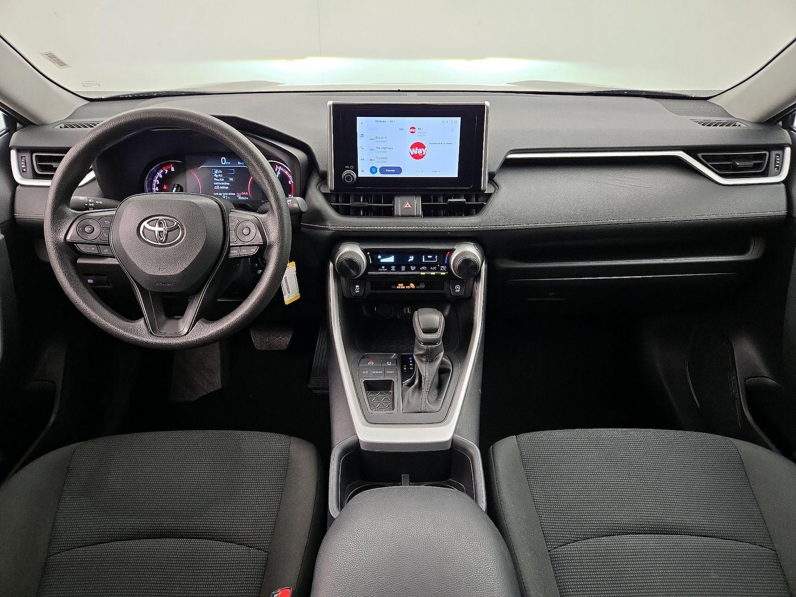 2025 Toyota RAV4 LE - Photo 10