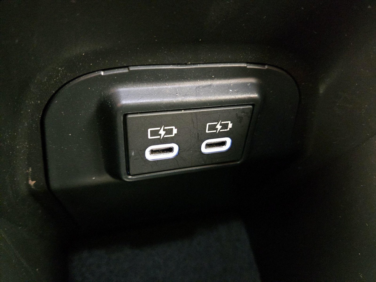 2025 Toyota RAV4 LE - Photo 19
