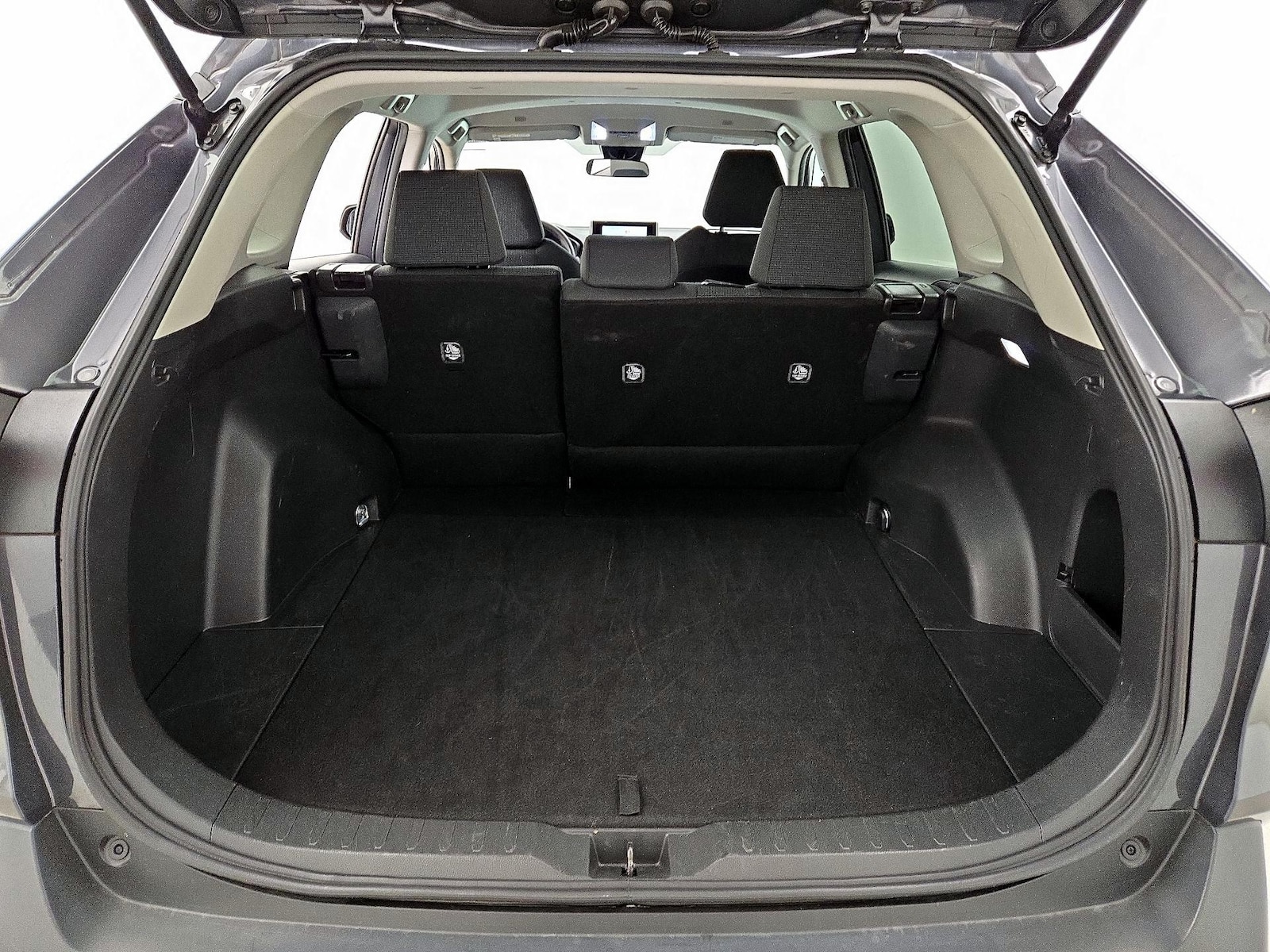 2025 Toyota RAV4 LE - Photo 21