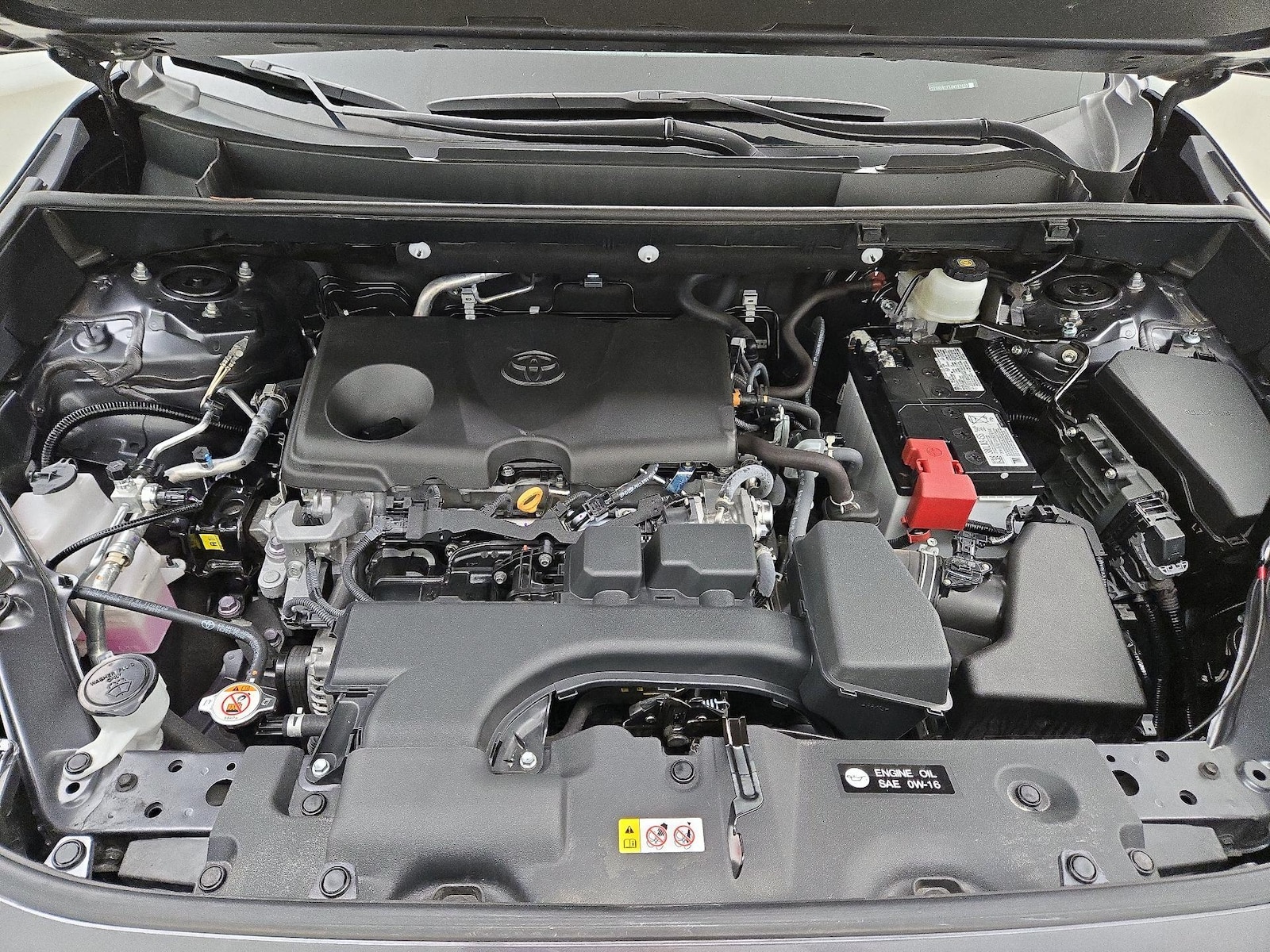 2025 Toyota RAV4 LE - Photo 22