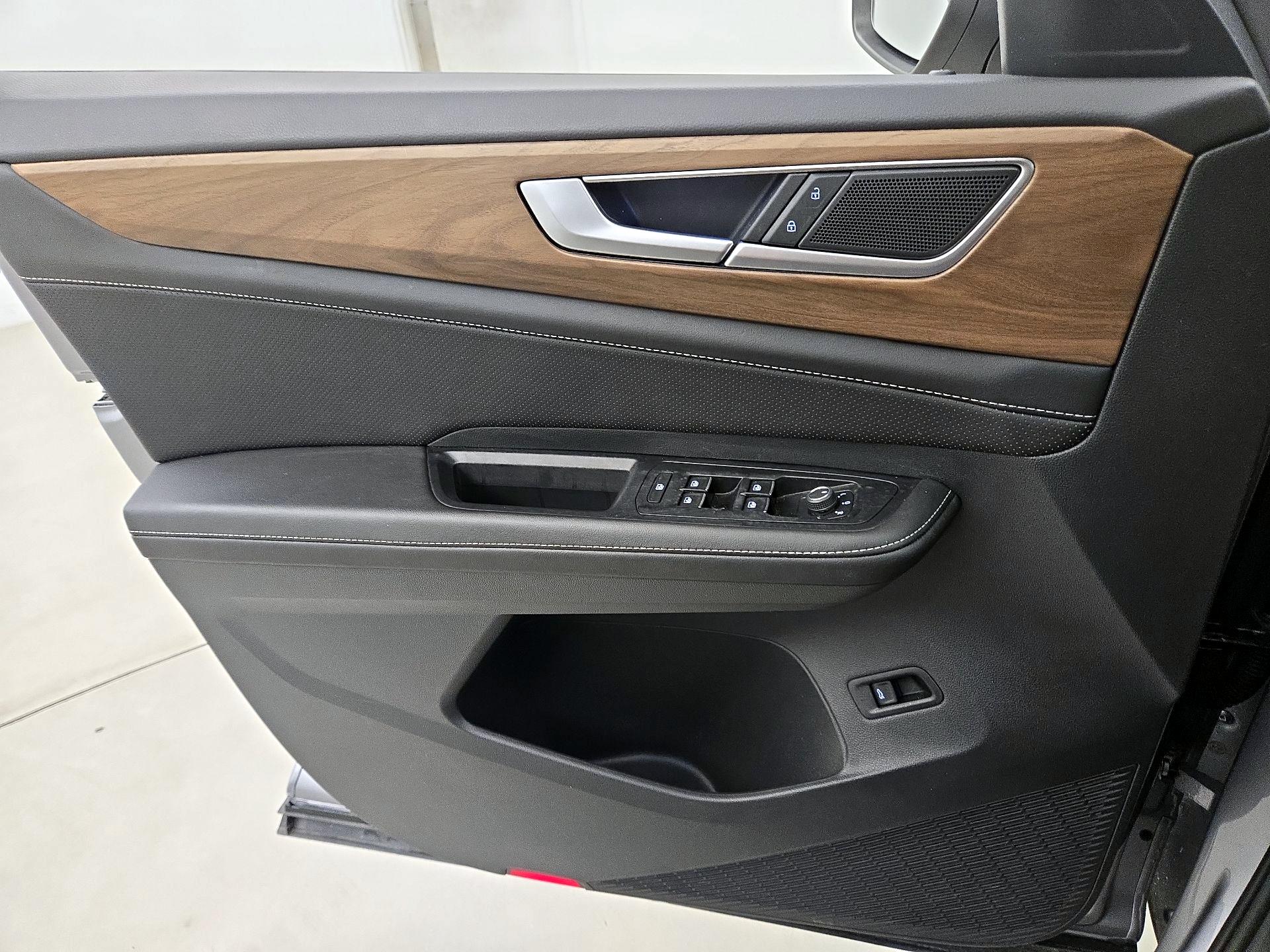 Thumbnail: 2025 Volkswagen Atlas - 12