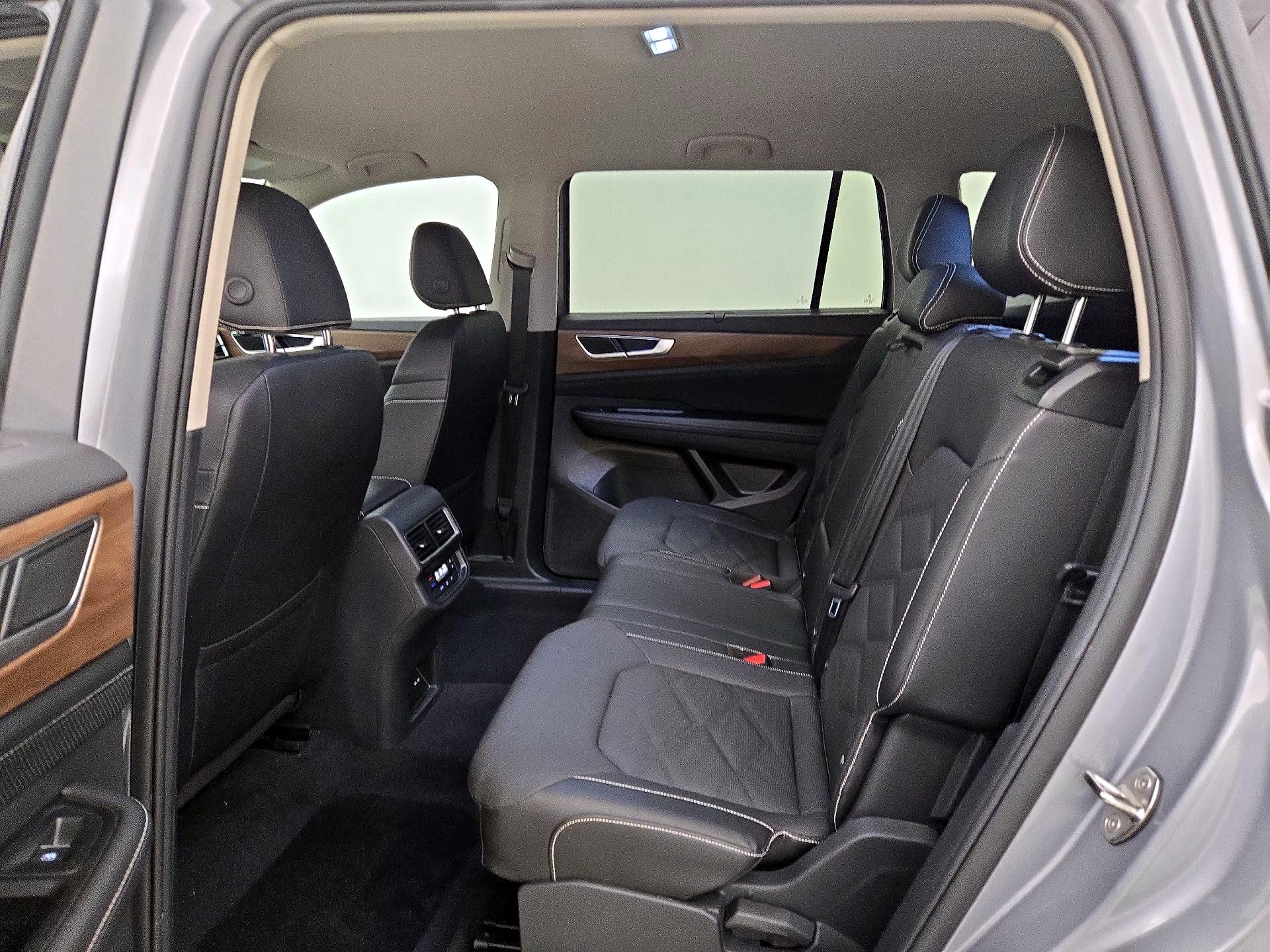 Thumbnail: 2025 Volkswagen Atlas - 19