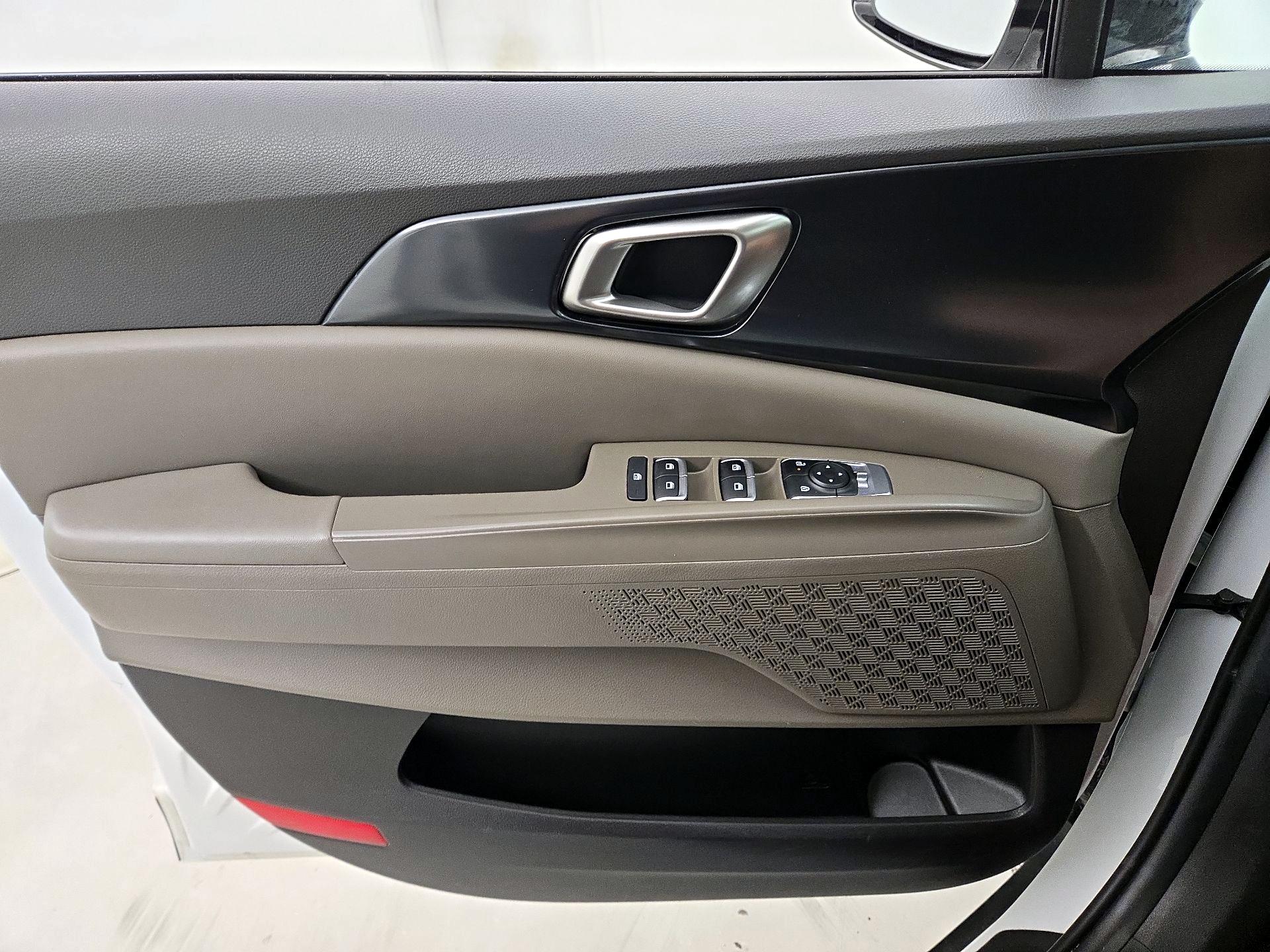 Thumbnail: 2025 Kia Carnival - 12