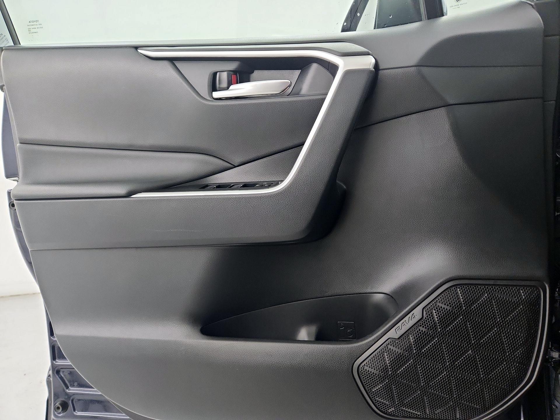 Thumbnail: 2025 Toyota RAV4 - 10