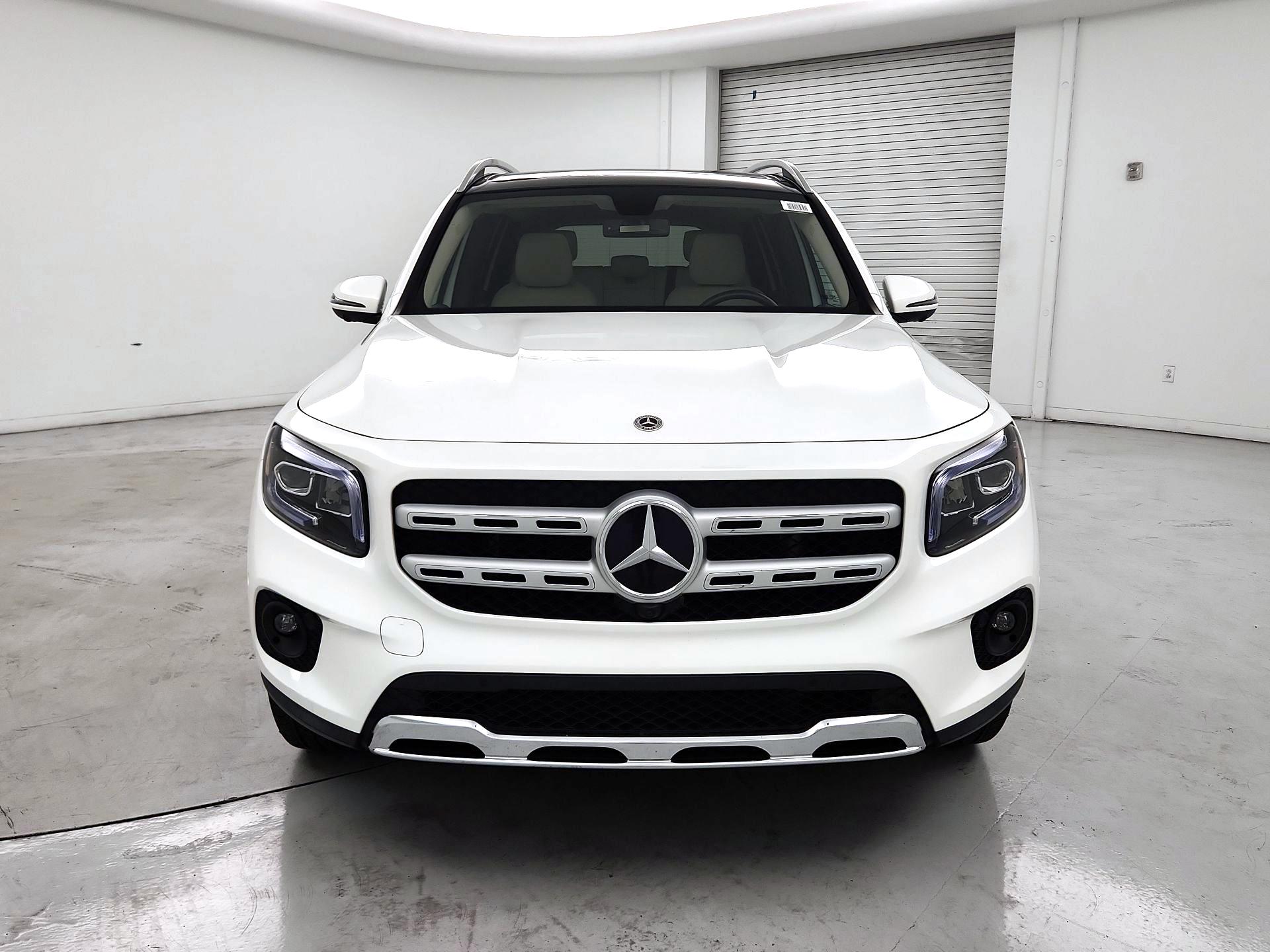 Thumbnail: 2023 Mercedes-Benz GLB - 2